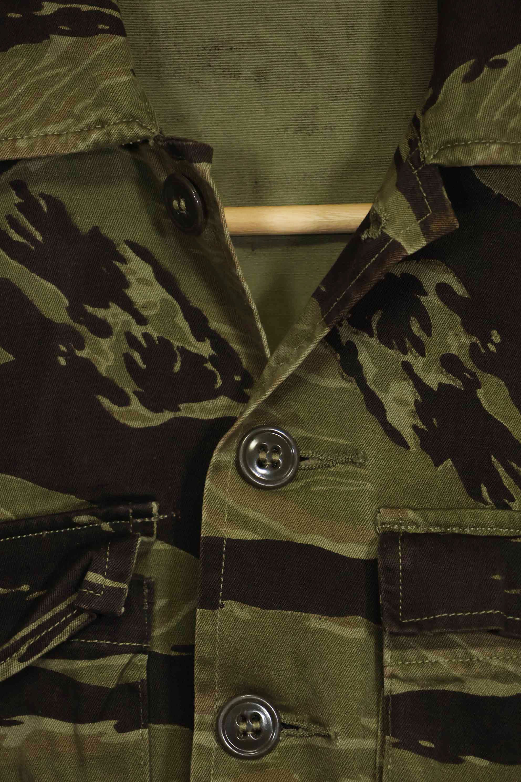 1960年代　クラシックパターン　タイガーストライプ　シャツ　Asian Cut 中古品