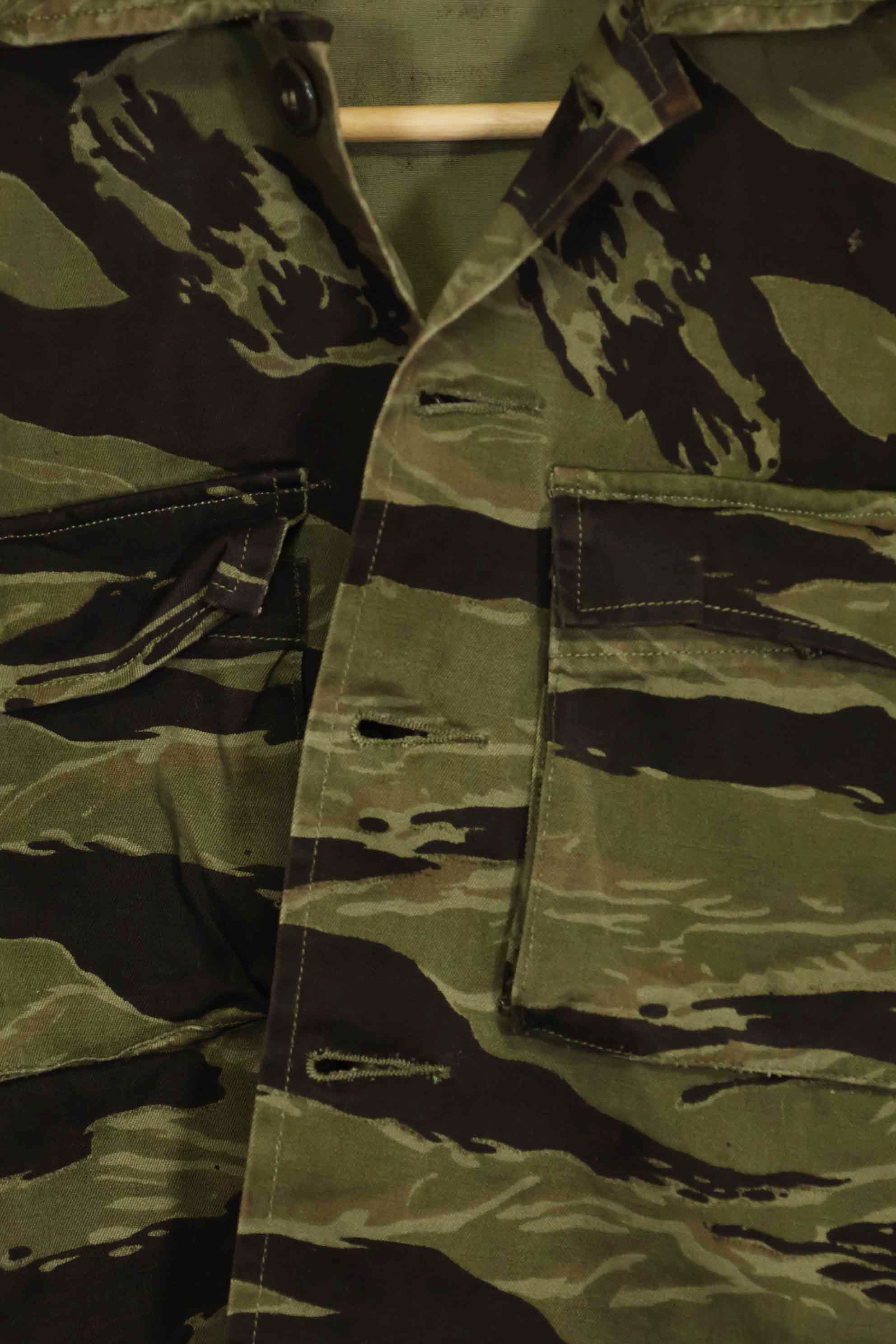 1960年代　クラシックパターン　タイガーストライプ　シャツ　Asian Cut 中古品