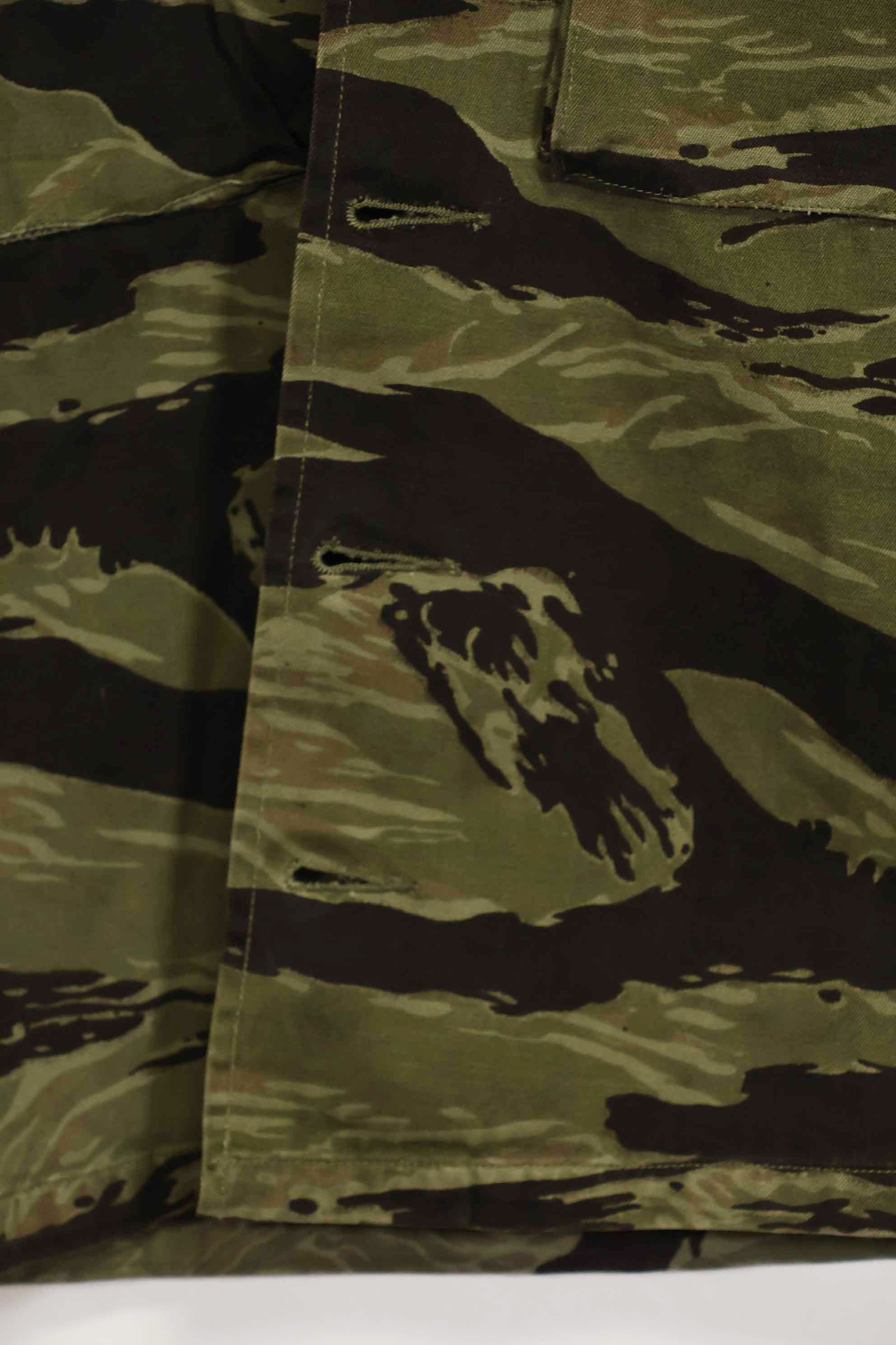 1960年代　クラシックパターン　タイガーストライプ　シャツ　Asian Cut 中古品