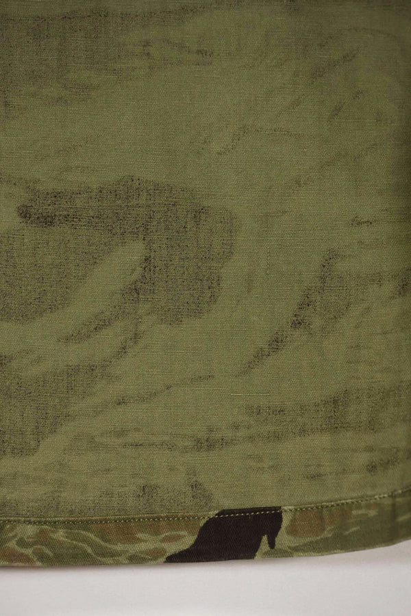 1960年代　クラシックパターン　タイガーストライプ　シャツ　Asian Cut 中古品