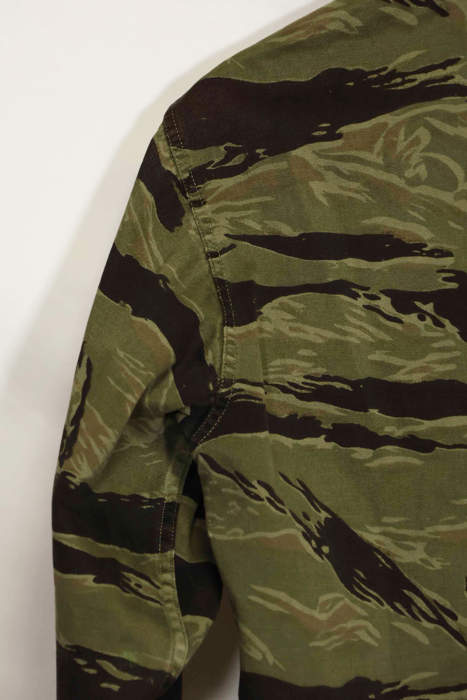 1960年代　クラシックパターン　タイガーストライプ　シャツ　Asian Cut 中古品