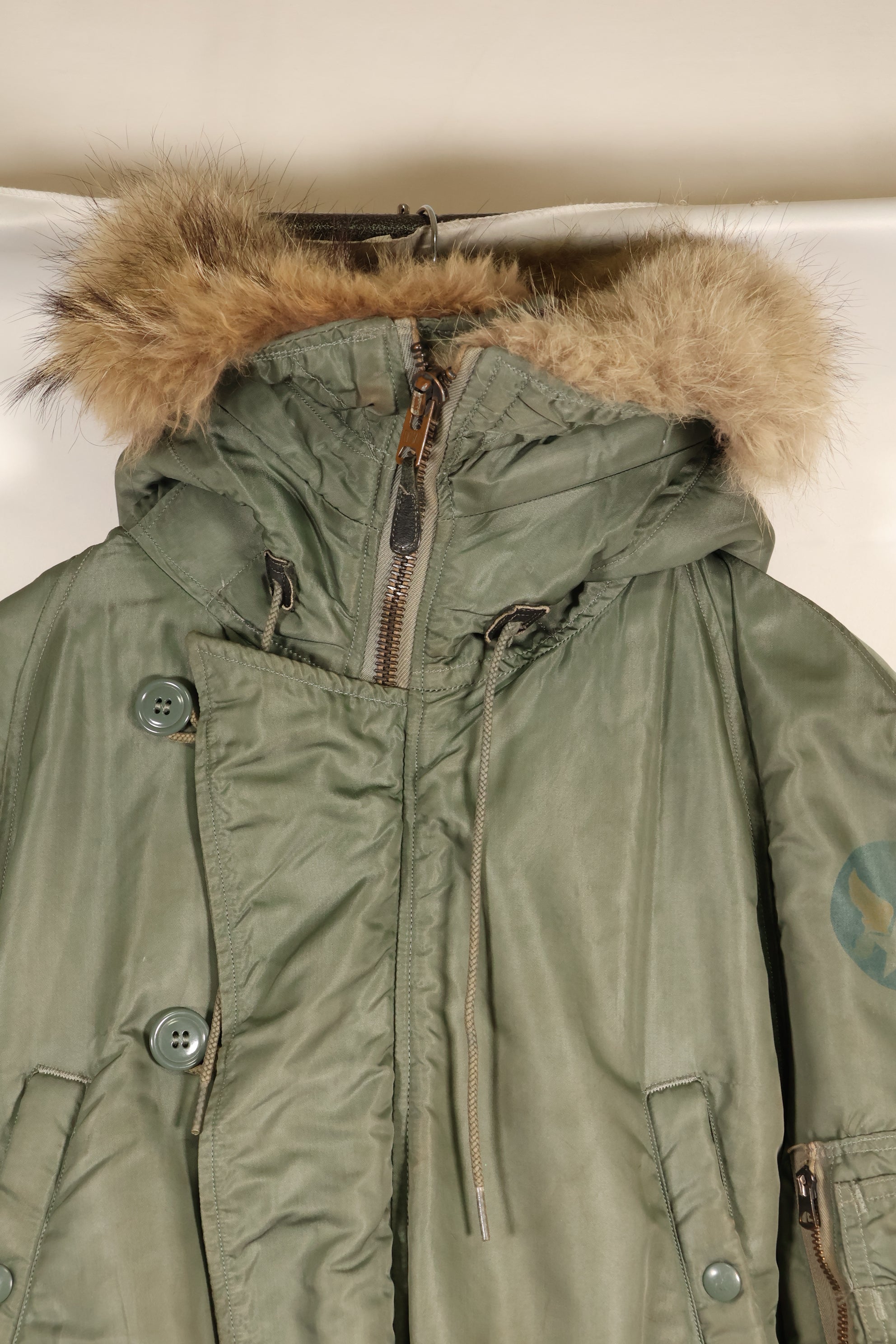 20 世纪 50 年代末 - 60 年代初 中号美国空军美国空军 N3-B 飞行夹克，使用过。