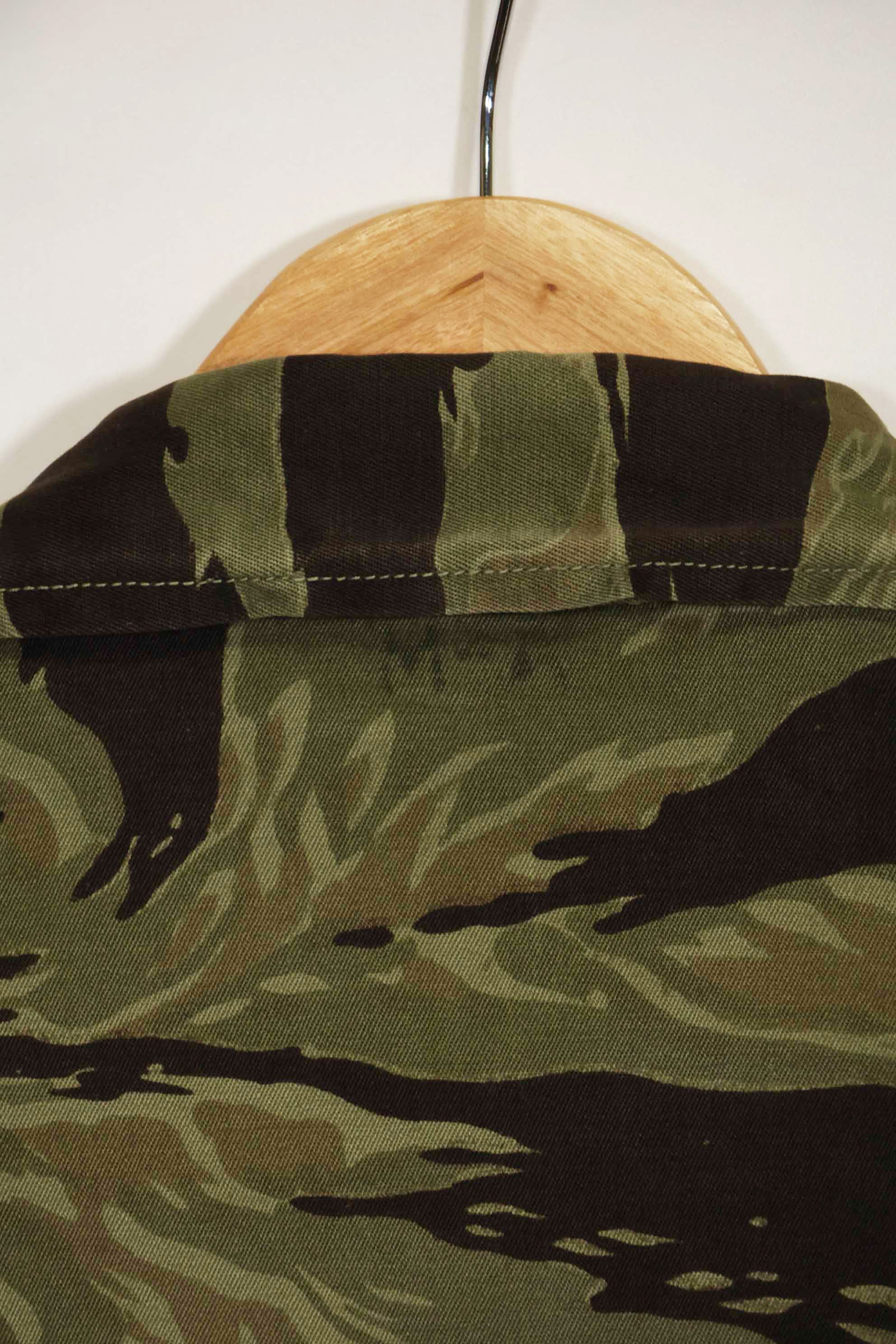 1960年代　クラシックパターン　タイガーストライプ　シャツ　Asian Cut 中古品