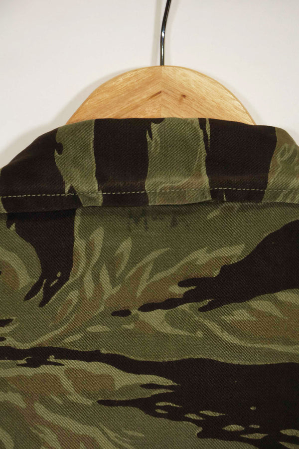 1960年代　クラシックパターン　タイガーストライプ　シャツ　Asian Cut 中古品