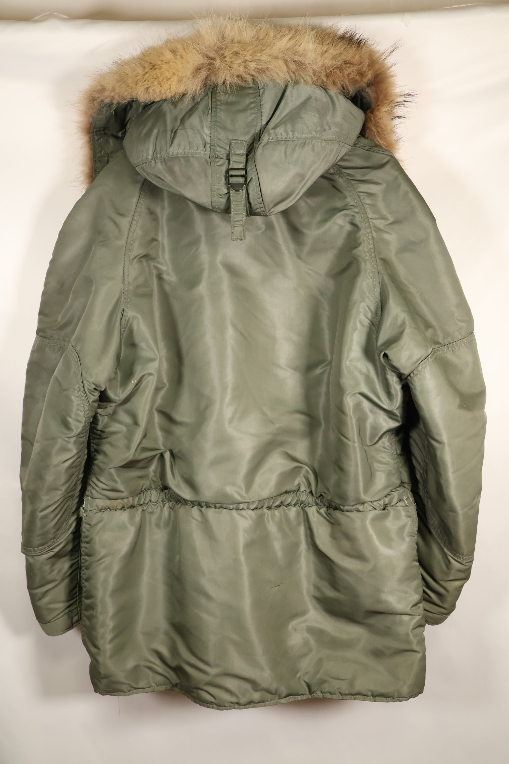 20 世纪 50 年代末 - 60 年代初 中号美国空军美国空军 N3-B 飞行夹克，使用过。