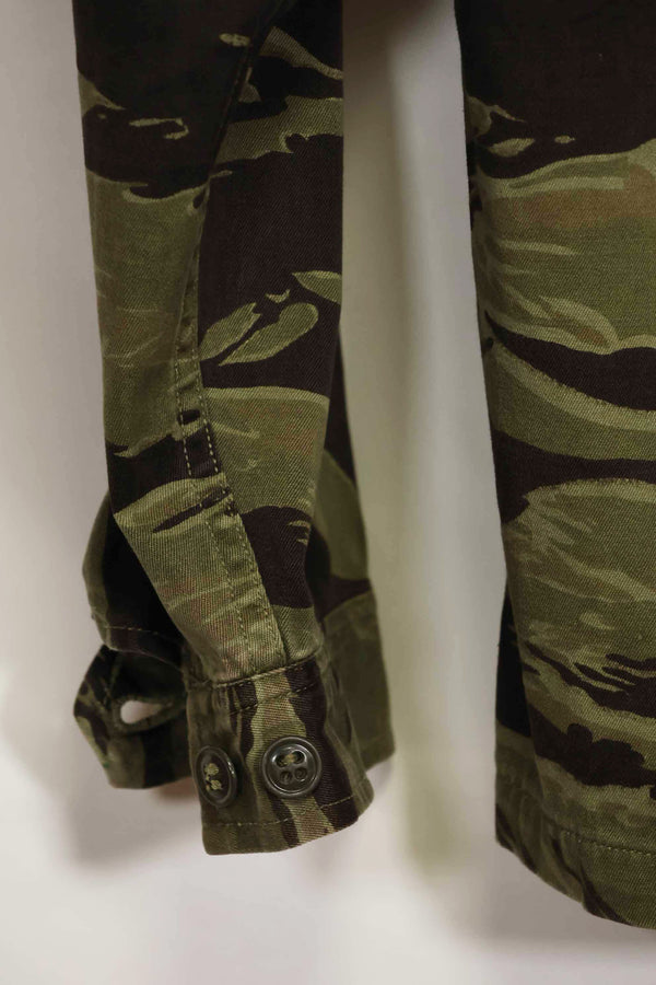 1960年代　クラシックパターン　タイガーストライプ　シャツ　Asian Cut 中古品