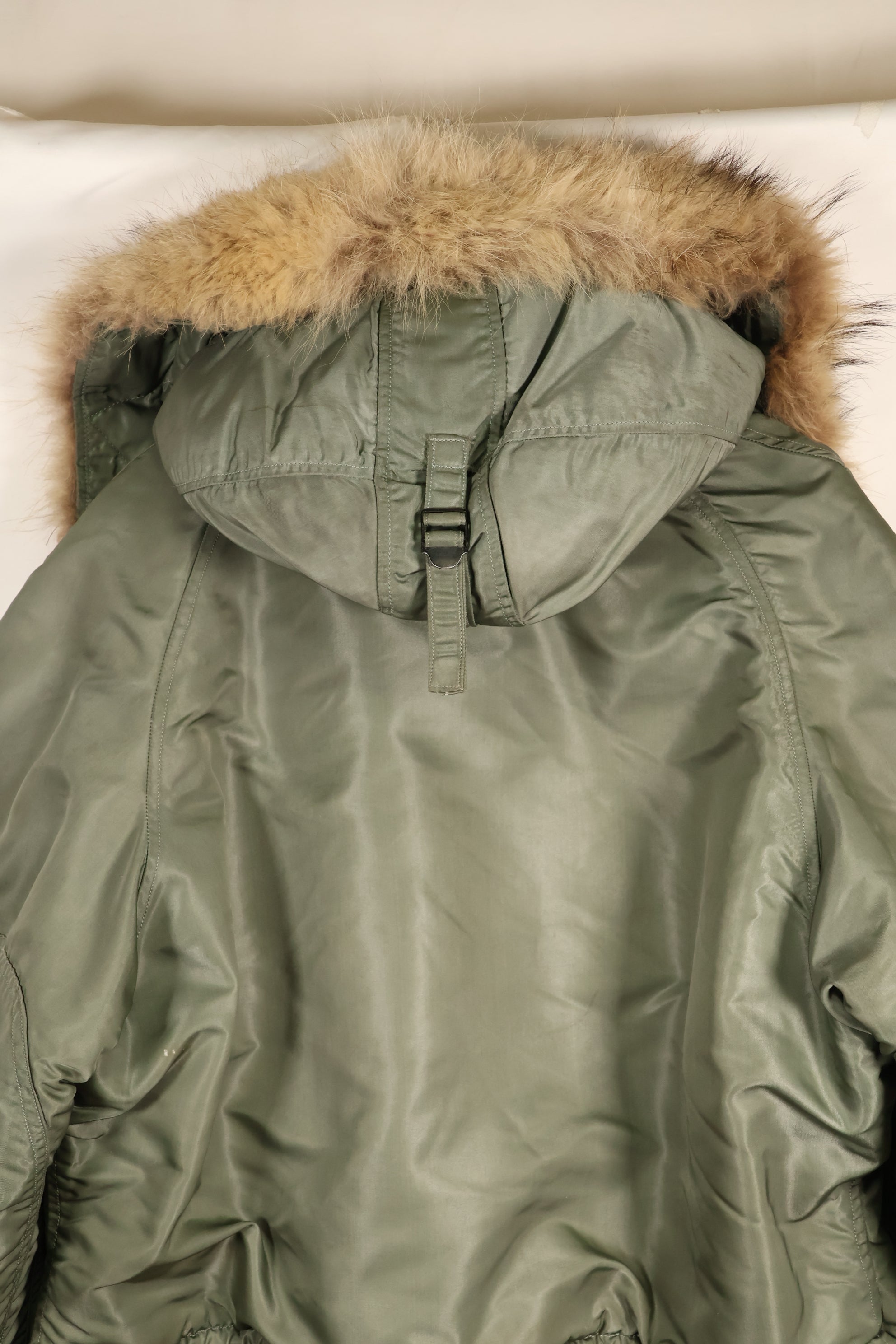 20 世纪 50 年代末 - 60 年代初 中号美国空军美国空军 N3-B 飞行夹克，使用过。