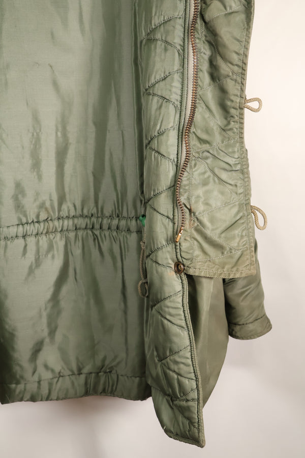 20 世纪 50 年代末 - 60 年代初 中号美国空军美国空军 N3-B 飞行夹克，使用过。