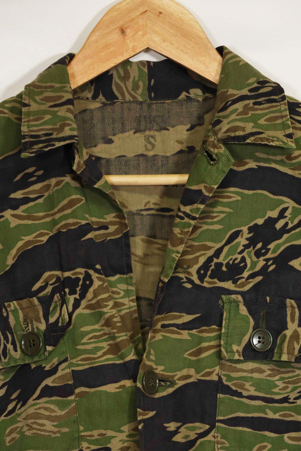 1960年代後半〜70年代前半　レイトウォーパターン　タイガーストライプシャツ　US-S　中古品