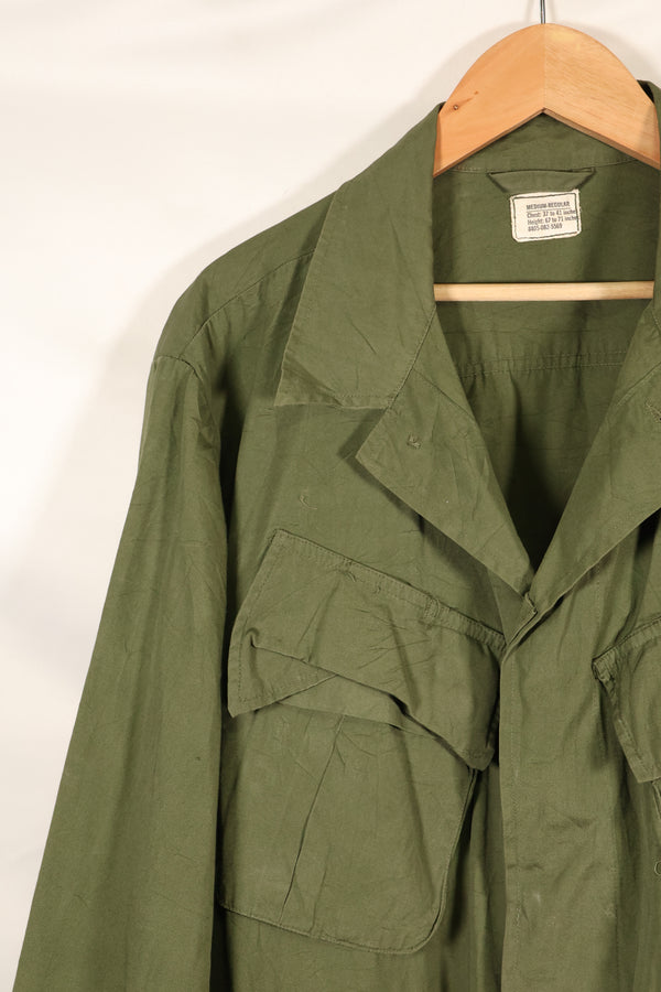 1966-67 Contract M-R Non Rip 3rd Model Jungle Fatigue Jacket in good condition.