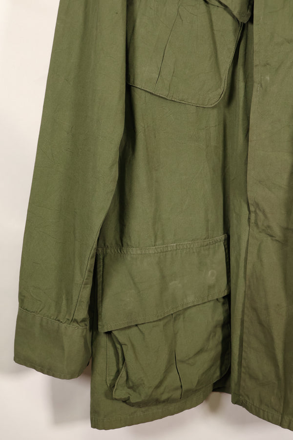 1966-67 Contract M-R Non Rip 3rd Model Jungle Fatigue Jacket in good condition.