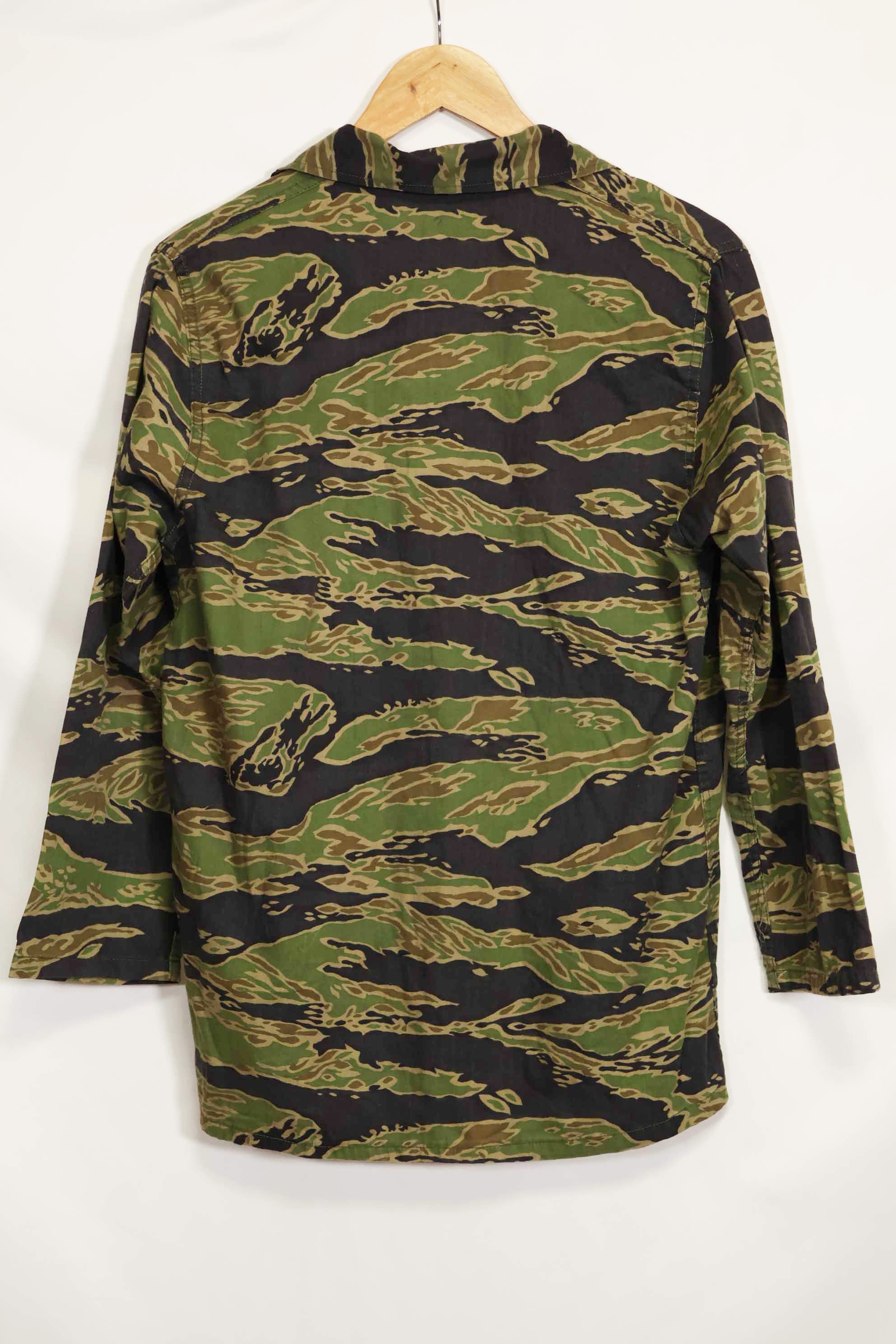 1960年代後半〜70年代前半　レイトウォーパターン　タイガーストライプシャツ　US-S　中古品