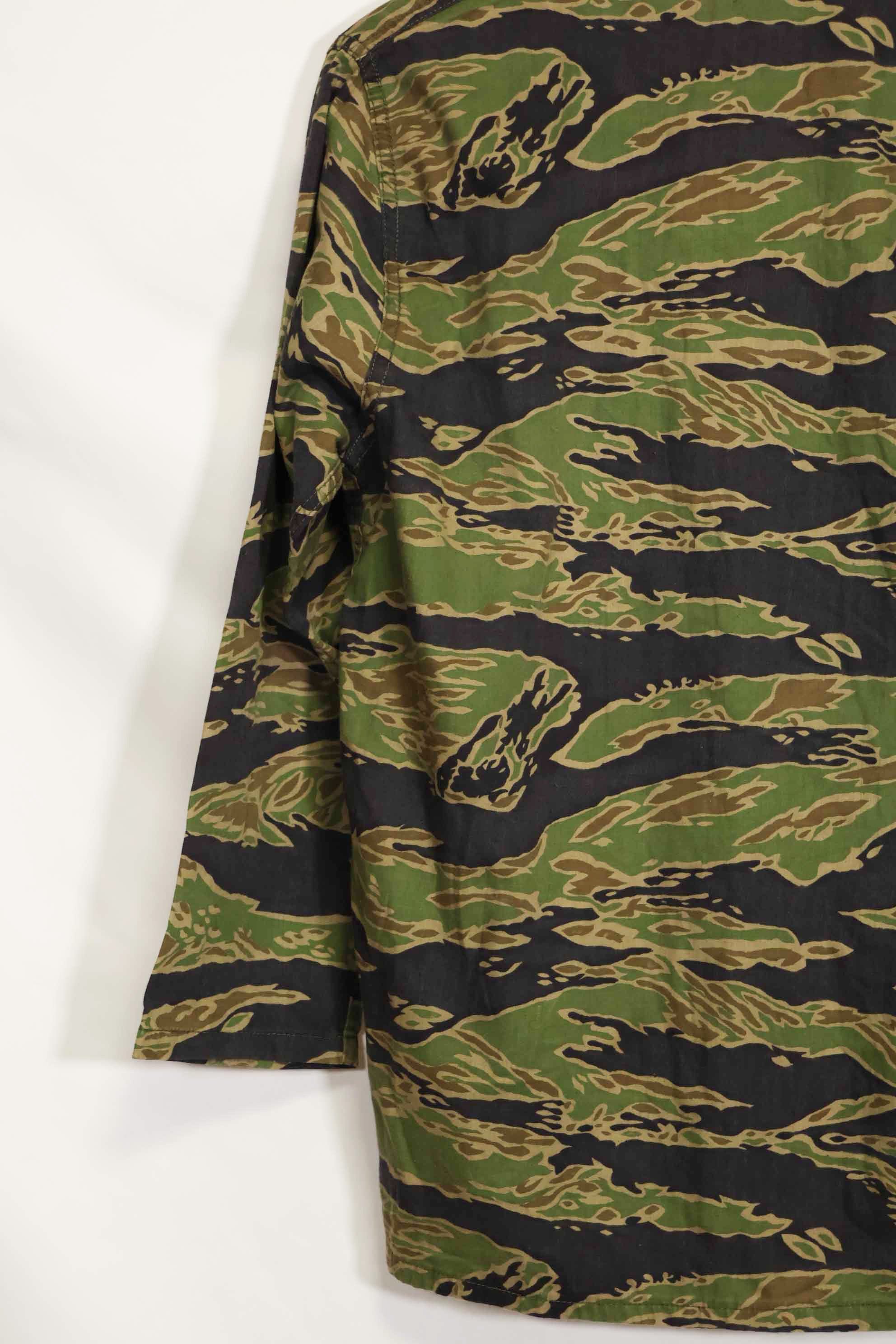 1960年代後半〜70年代前半　レイトウォーパターン　タイガーストライプシャツ　US-S　中古品