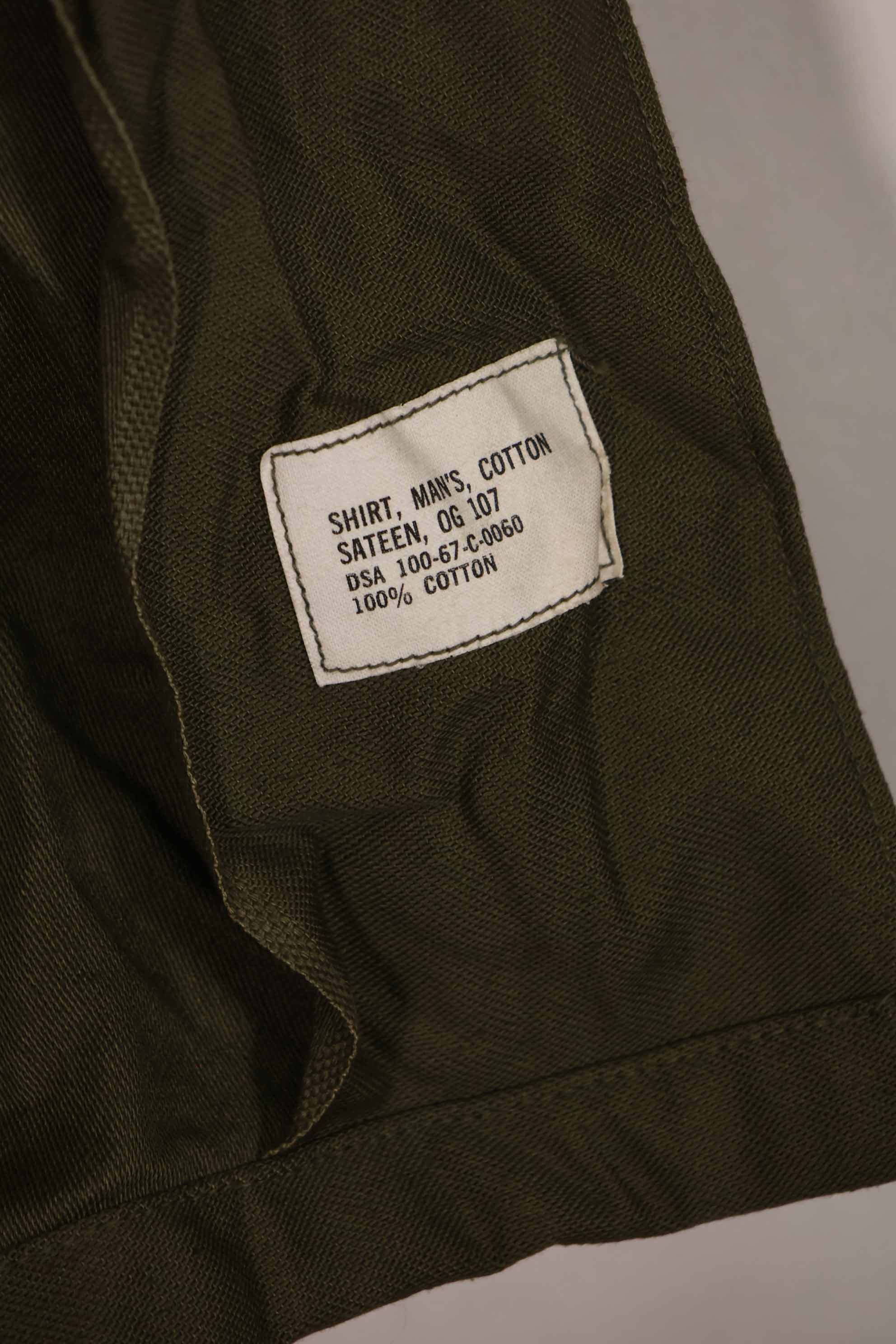 実物　1967年製　アメリカ軍　OG-107 ユーティリティシャツ　ほぼ未使用品　B