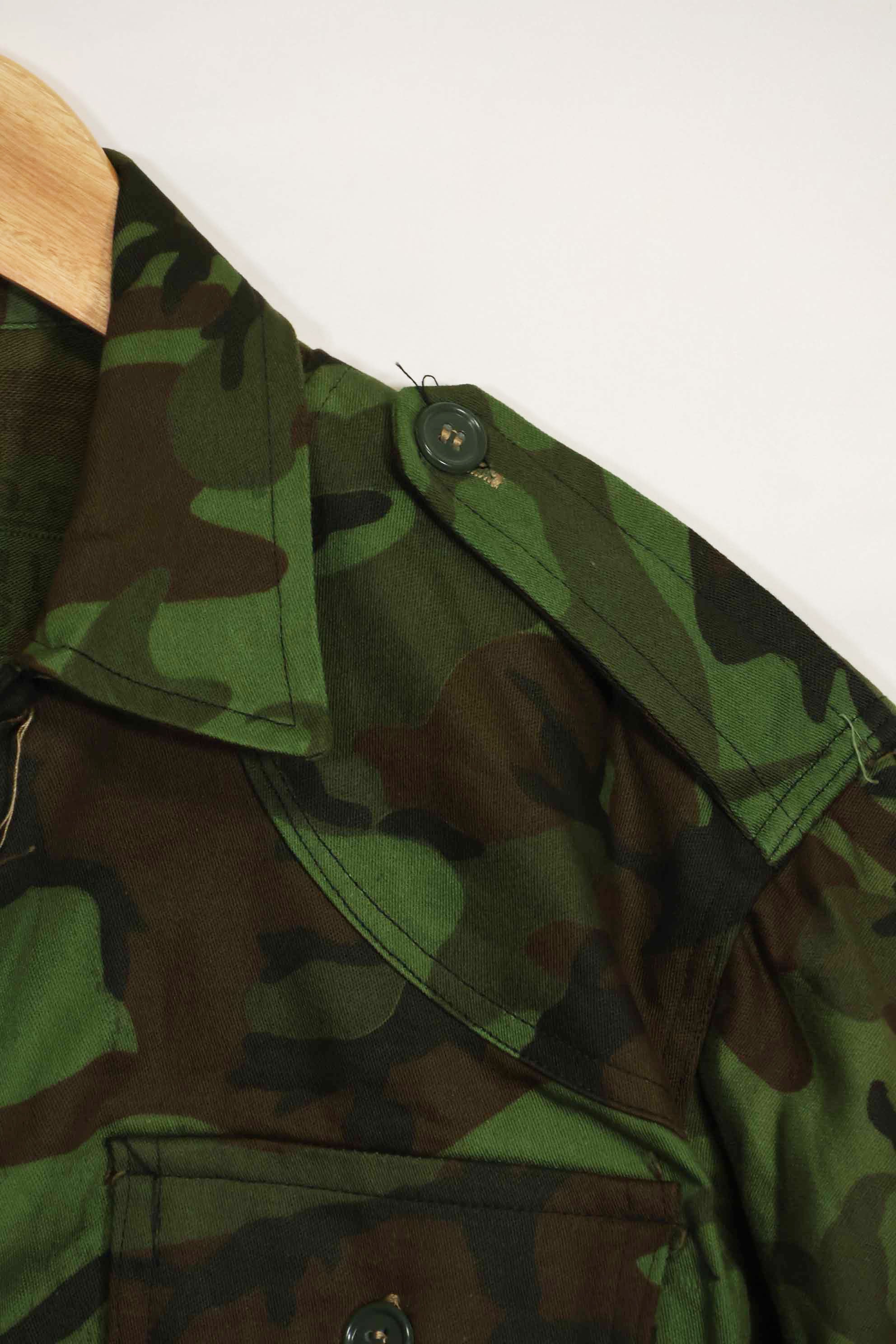 1960s U.S. Army Advisor ARVN BDQ Ranger Shirt Leaf camouflage shirt, never used.