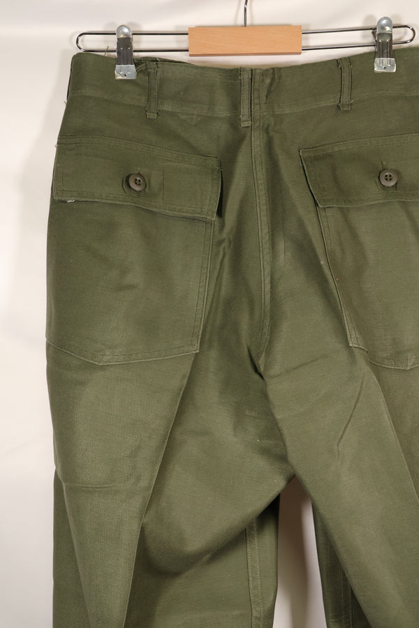 20 世纪 70 年代合同 36 x 31 美国陆军 OG-107 III 型通用长裤，状况良好，使用过。