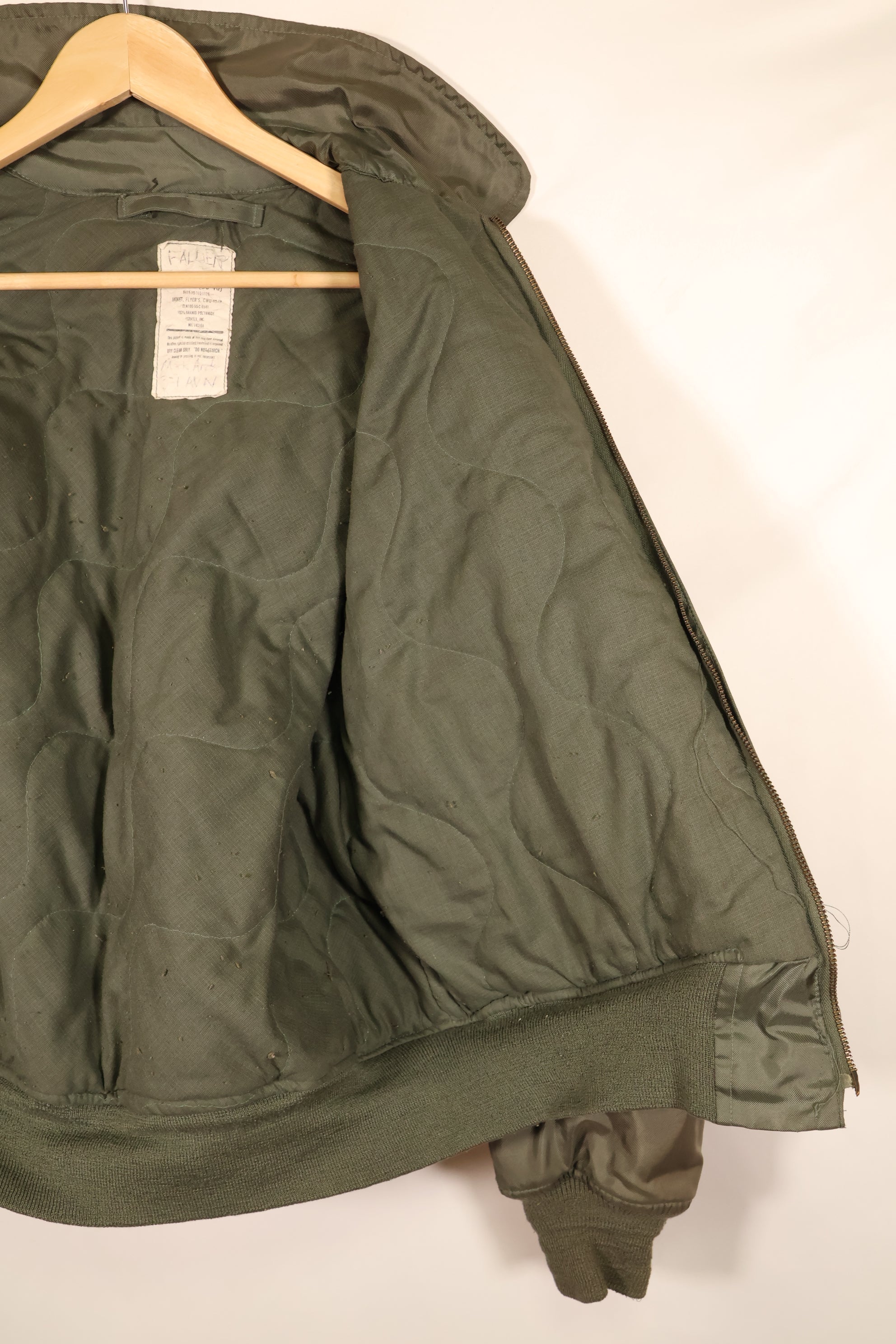 1990年契約　MEDIUM　CWU-45P　高高度フライトジャケット　陸軍パッチ付き　中古品