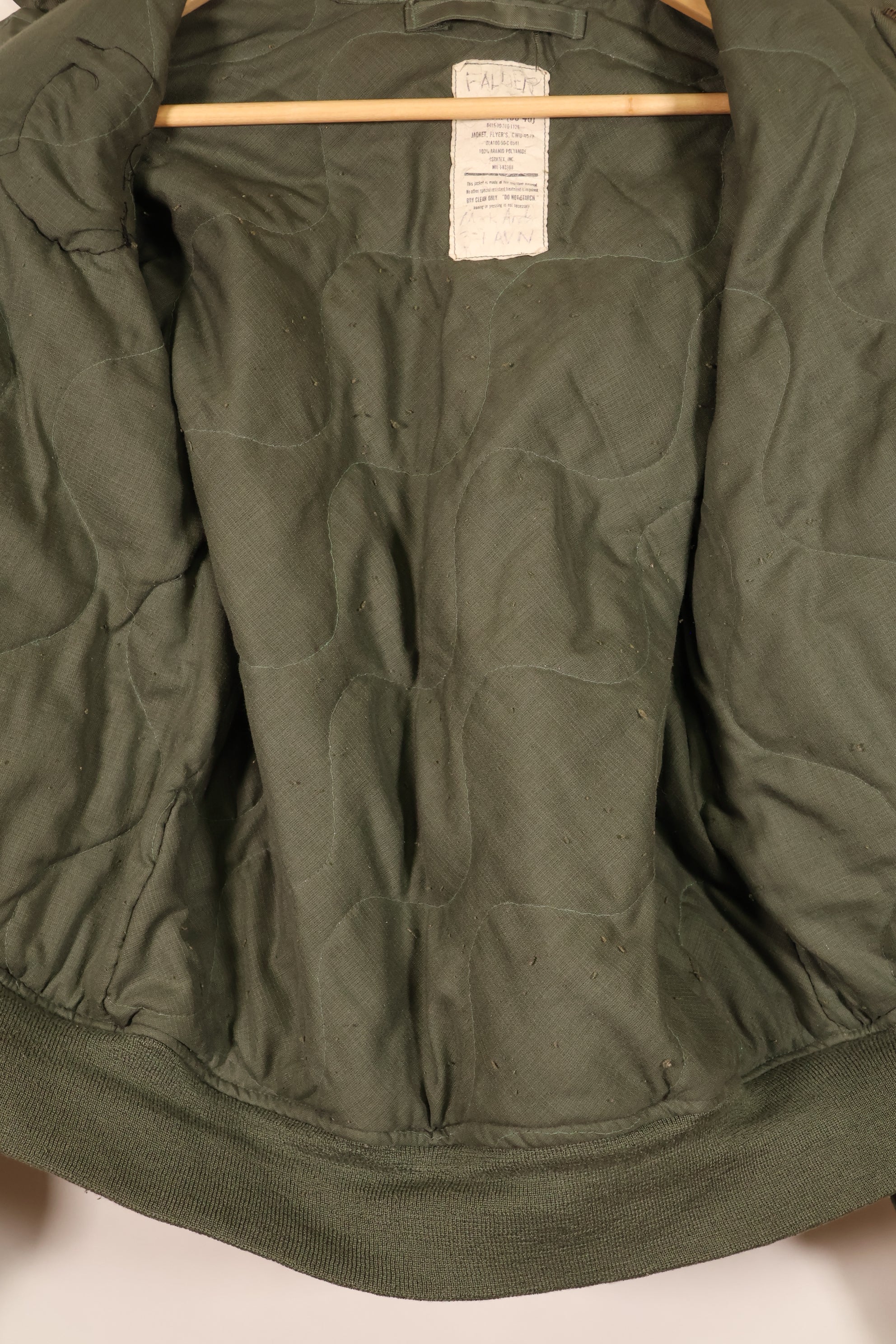 1990年契約　MEDIUM　CWU-45P　高高度フライトジャケット　陸軍パッチ付き　中古品