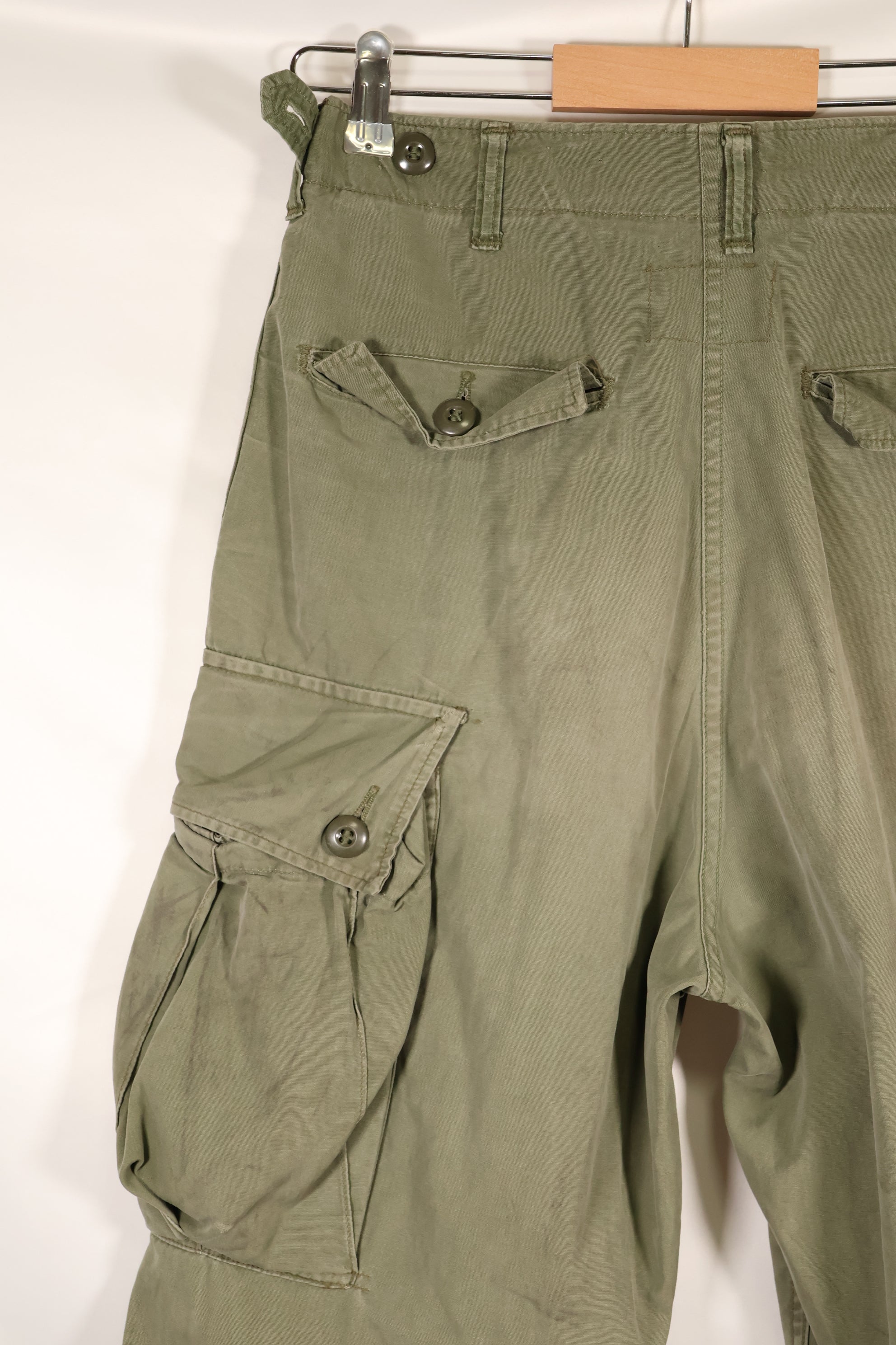 1964 年合同 S-L 第一款丛林疲劳长裤，CRC 发布，褪色，使用过。