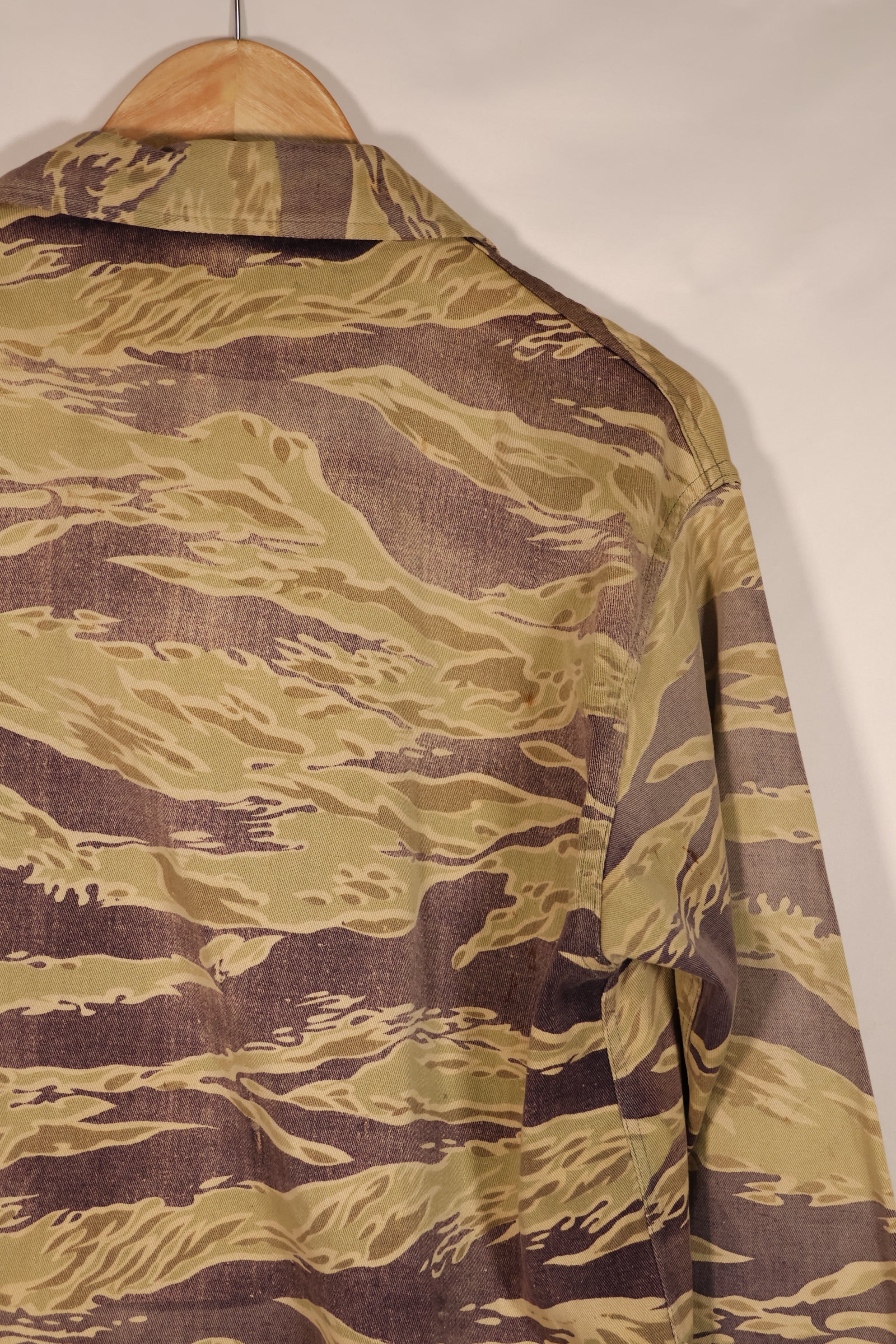 実物　初期ゴールドタイガーストライプ　USカット　シャツ　中古品　退色あり