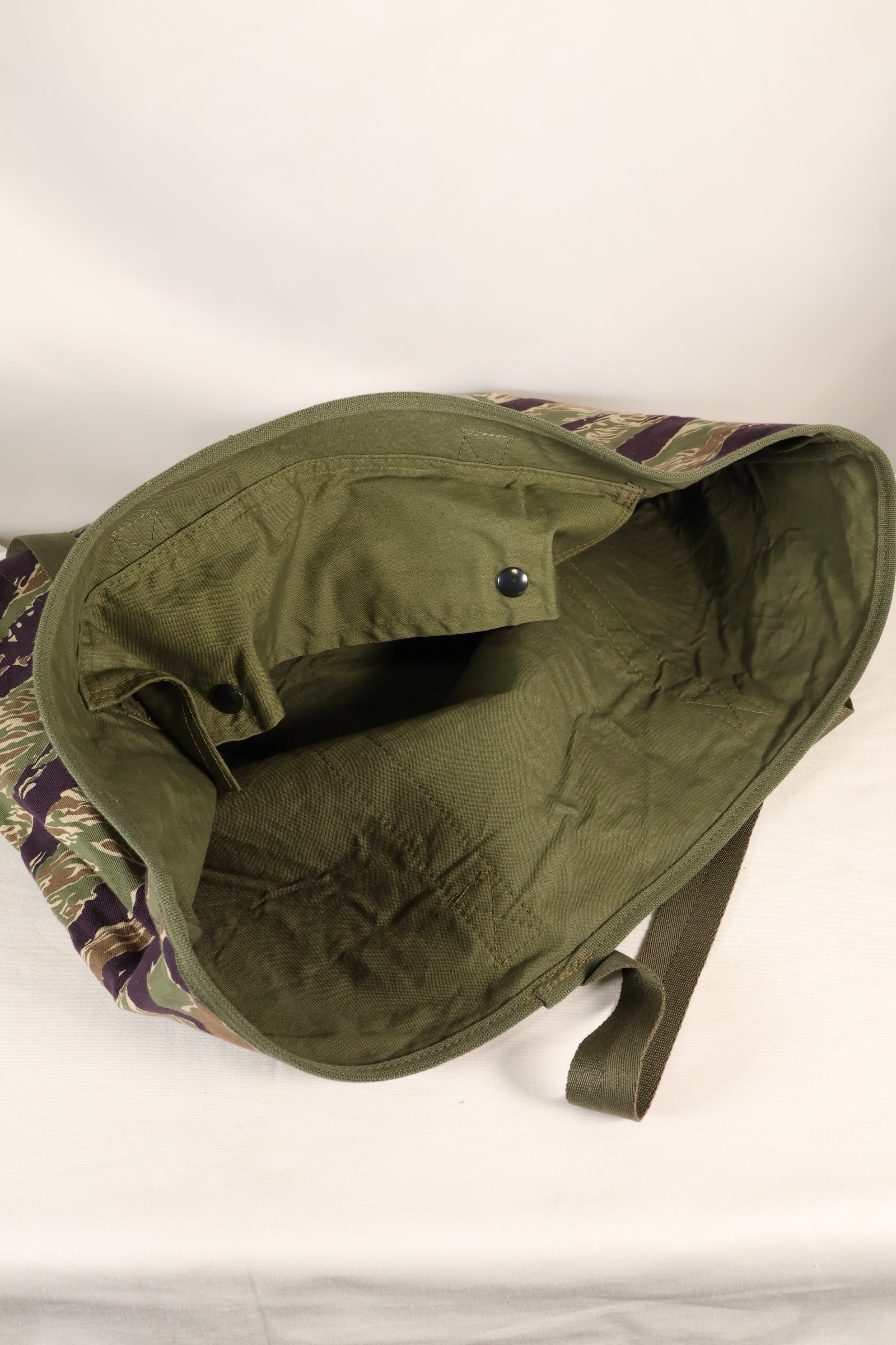 MILITARIA 1911 xSignal Depot 合作冲绳虎纹手提包