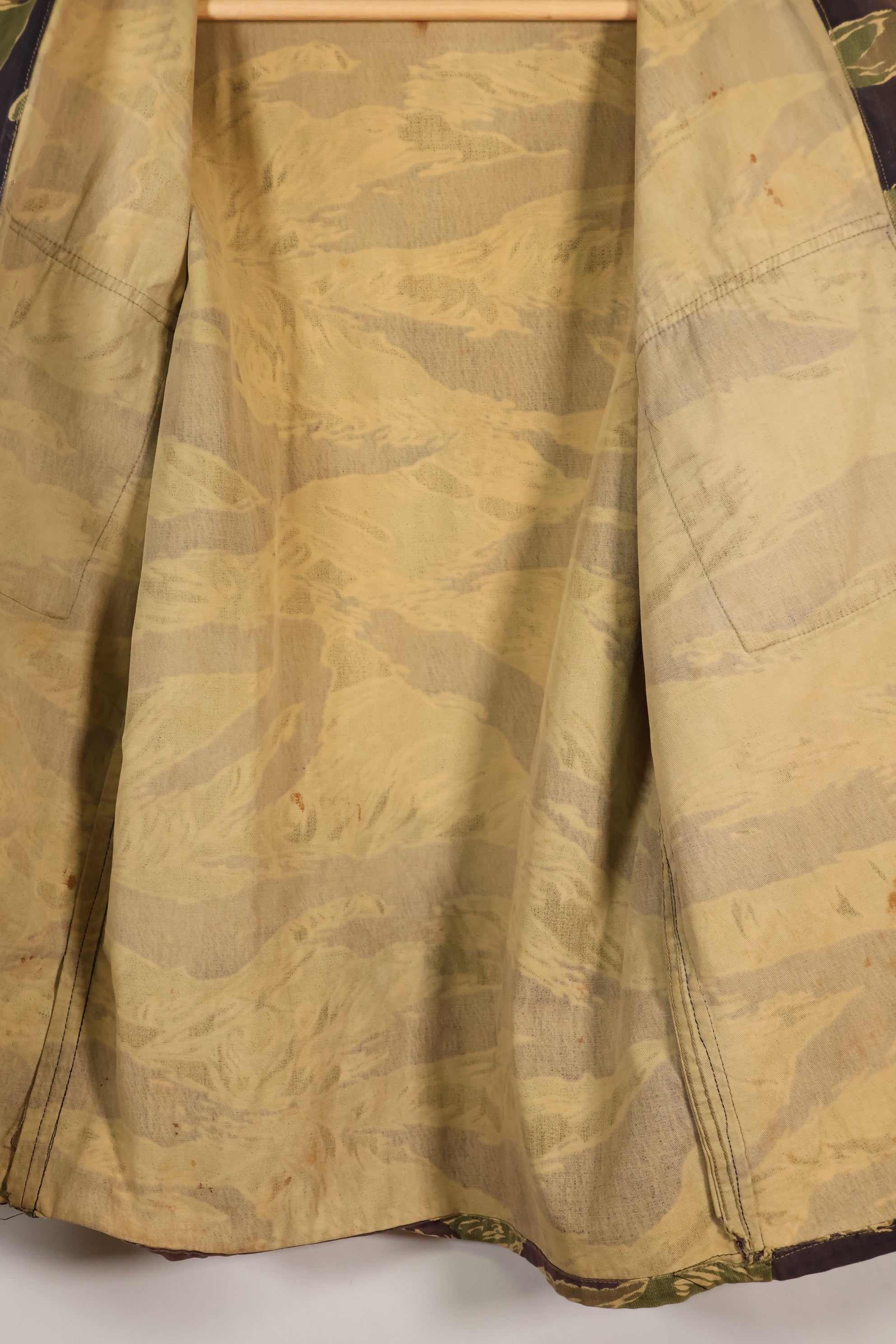 Mid 1960s US cut LARGE Okinawa Tiger Tiger striped shirt, faded, used.