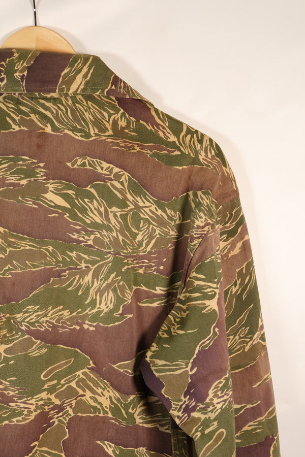 Mid 1960s US cut LARGE Okinawa Tiger Tiger striped shirt, faded, used.