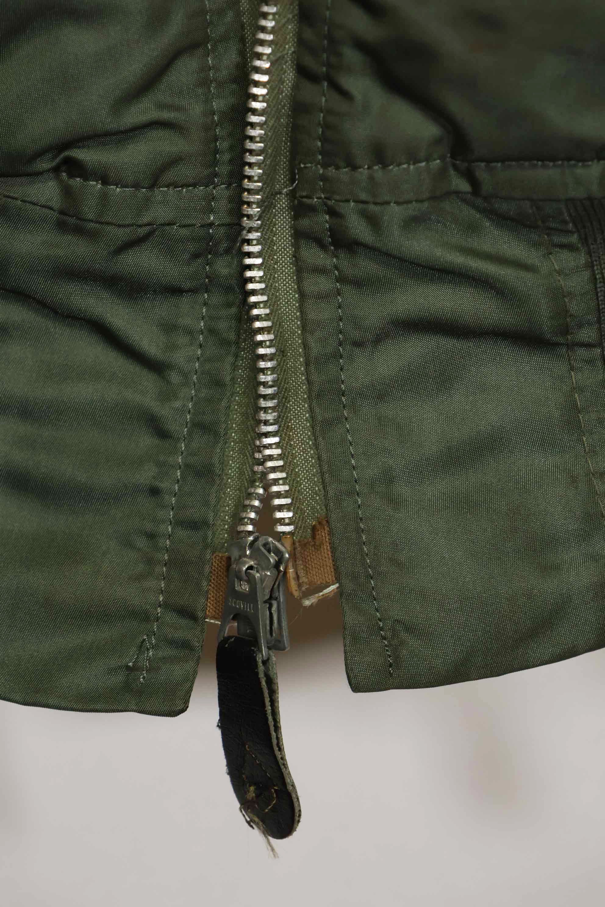 1970年契約　アメリカ空軍　L2-B　ライトゾーン　フライトジャケット　刺繍ネーム入　中古品