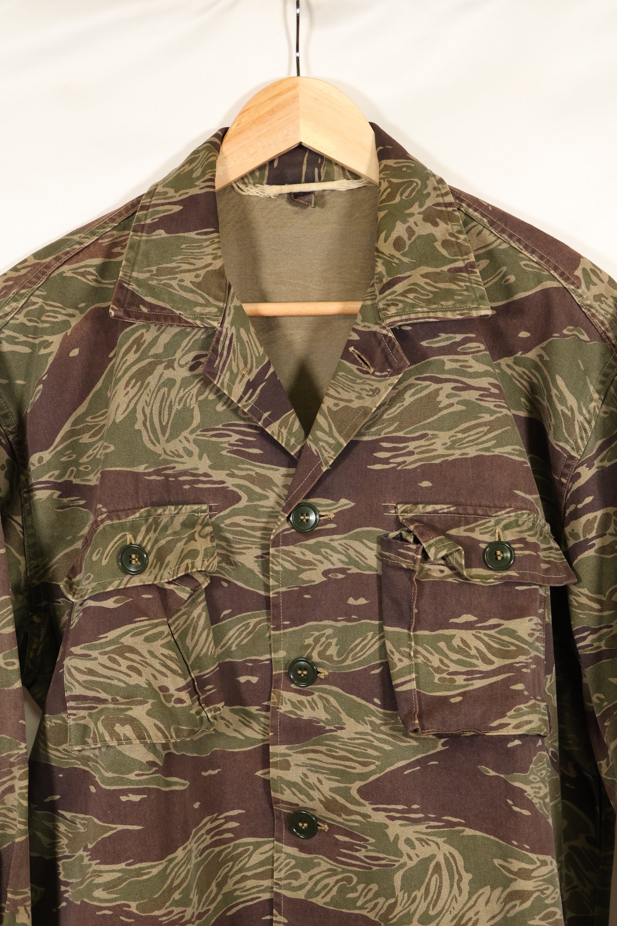 大阪 MASH製　A-XL シルバータイガーストライプ　Asian カット　シャツ　中古品　退色あり