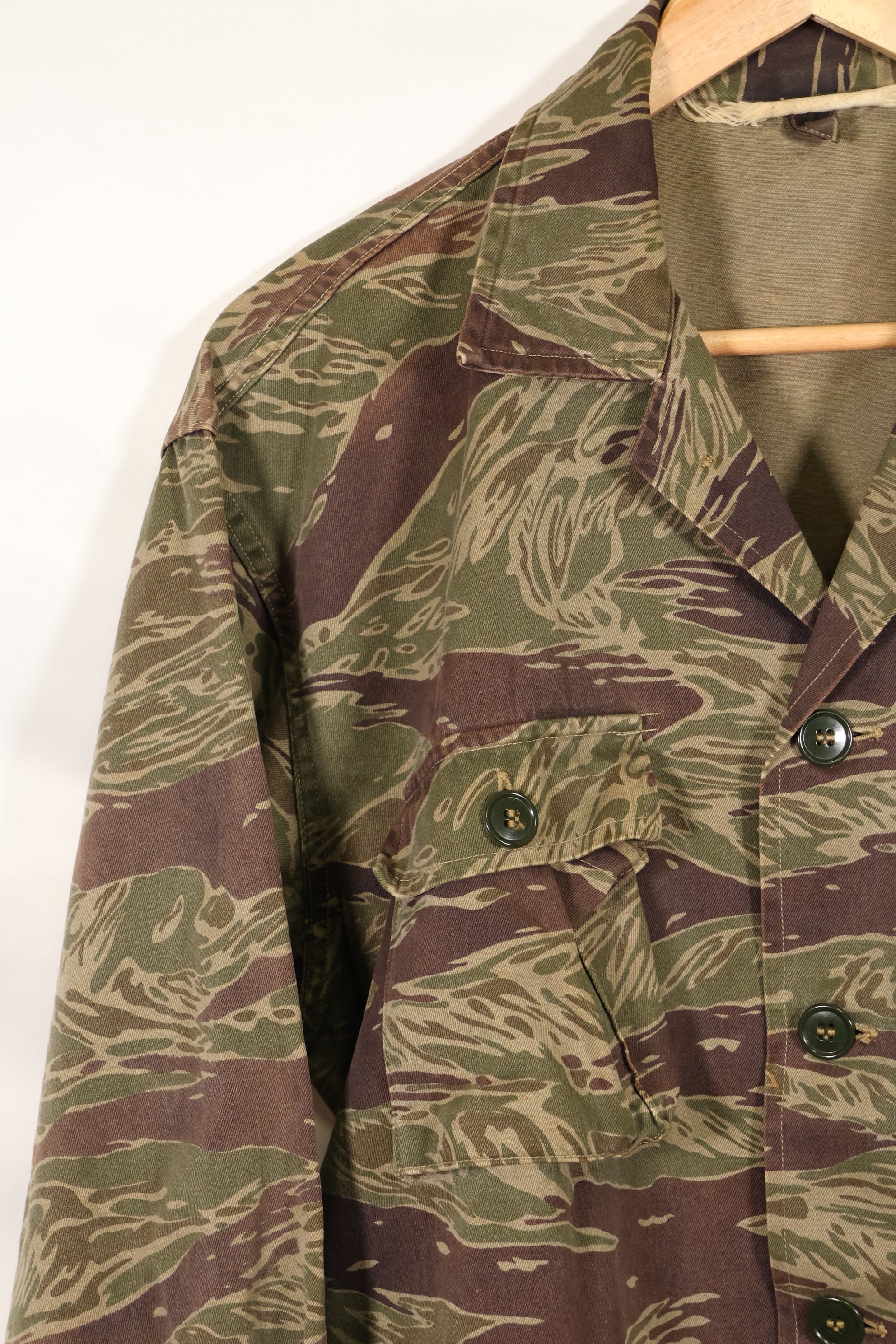 大阪 MASH製　A-XL シルバータイガーストライプ　Asian カット　シャツ　中古品　退色あり