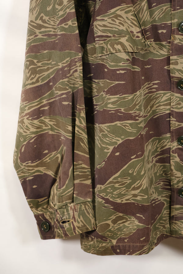 大阪 MASH製　A-XL シルバータイガーストライプ　Asian カット　シャツ　中古品　退色あり