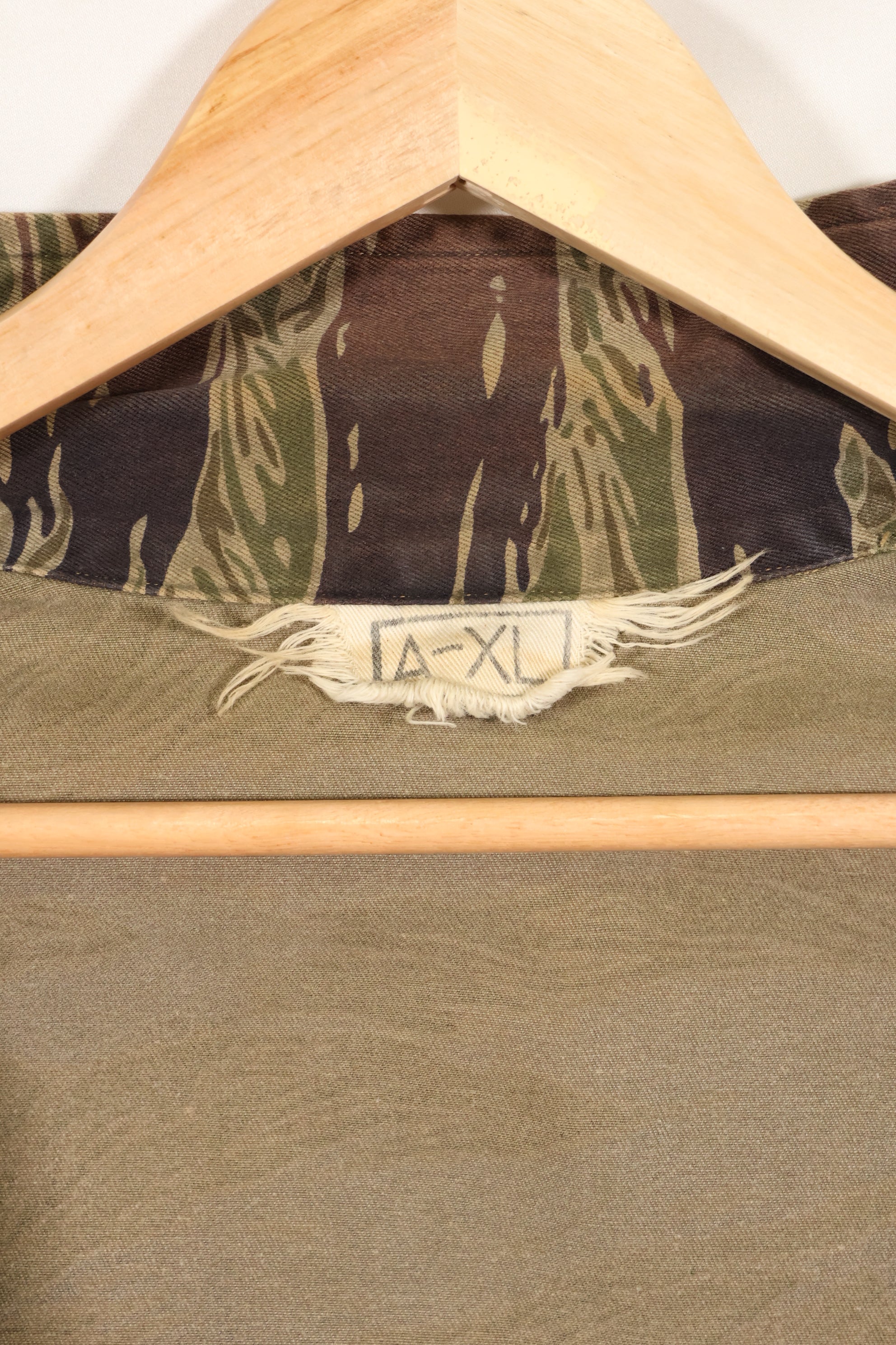 大阪 MASH製　A-XL シルバータイガーストライプ　Asian カット　シャツ　中古品　退色あり