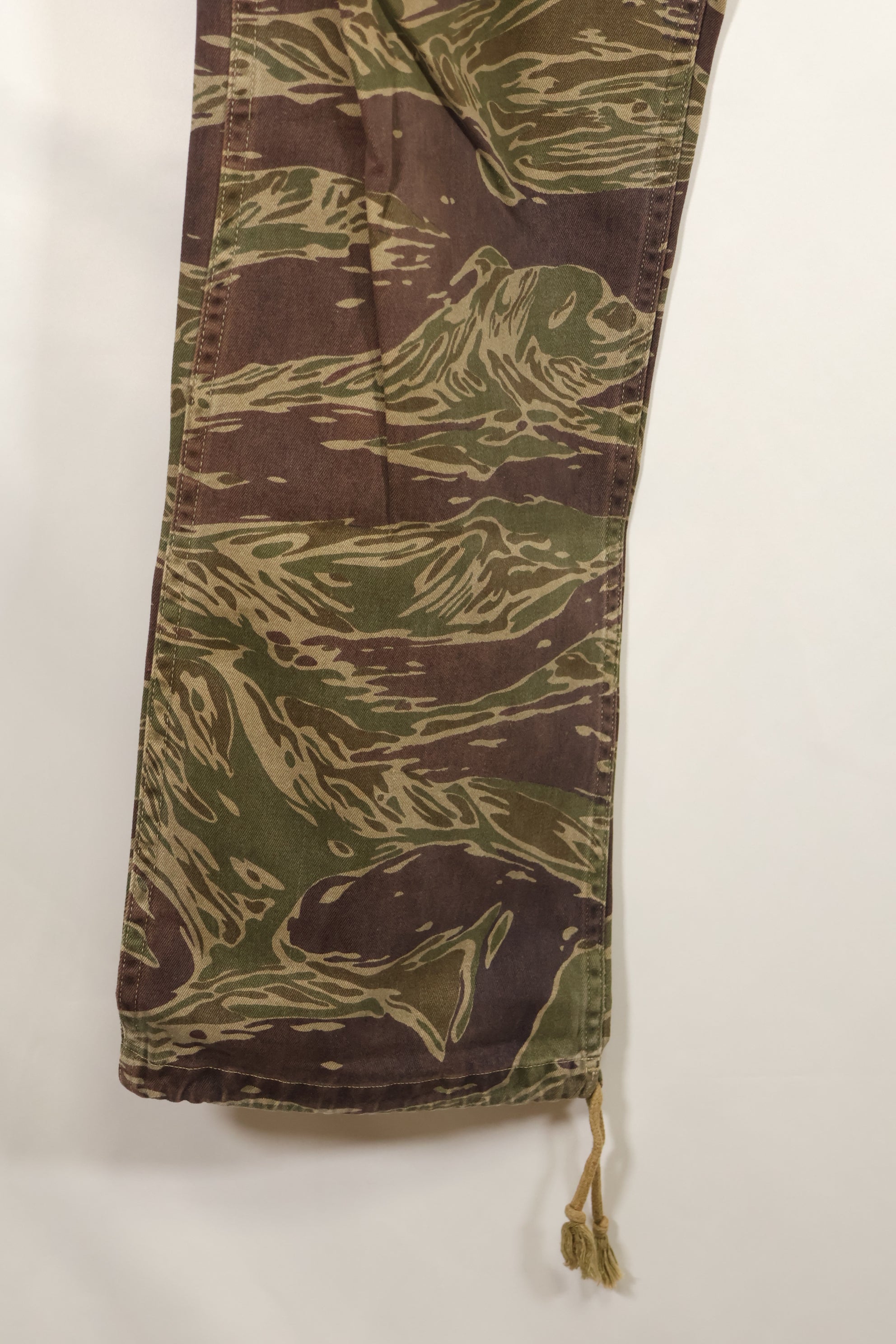 大阪 MASH製　A-M シルバータイガーストライプ　Asian カット　パンツ　中古品　退色あり