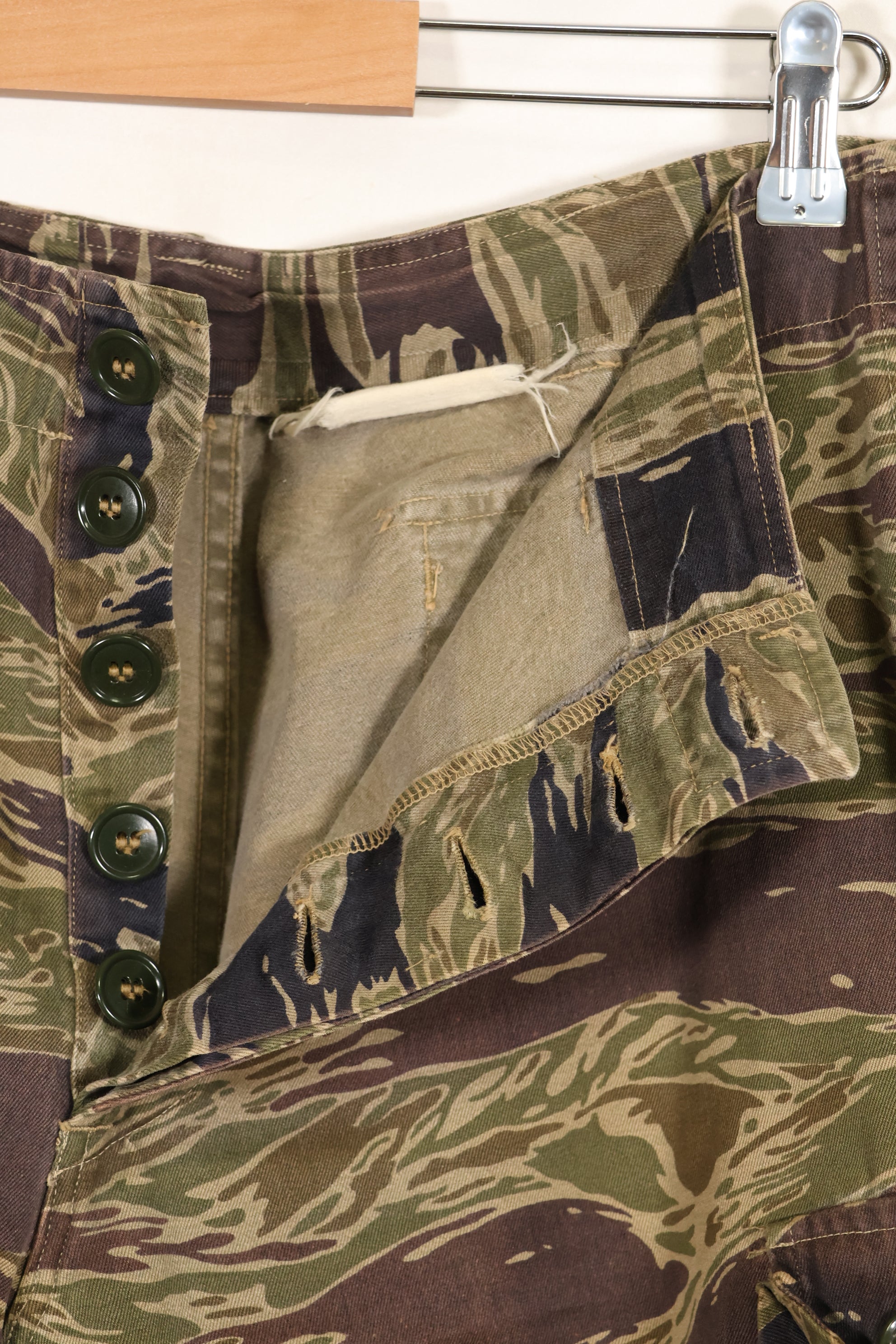 大阪 MASH製　A-M シルバータイガーストライプ　Asian カット　パンツ　中古品　退色あり