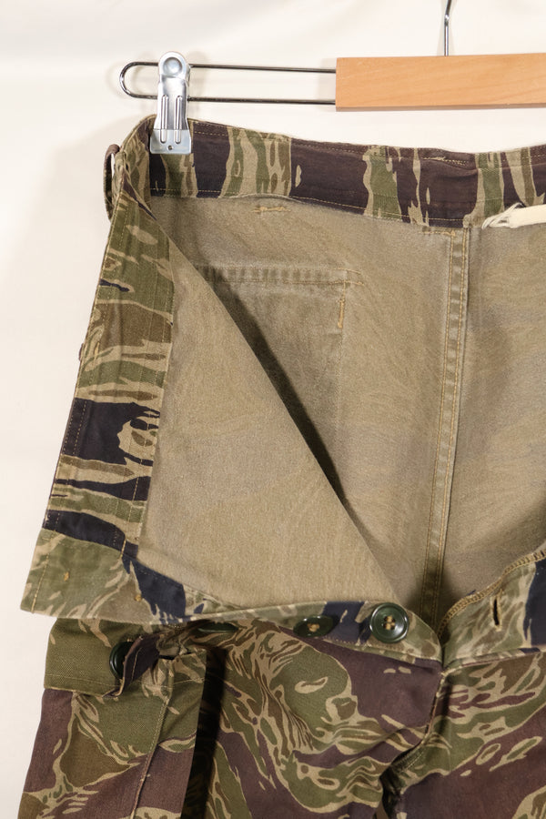 大阪 MASH製　A-M シルバータイガーストライプ　Asian カット　パンツ　中古品　退色あり