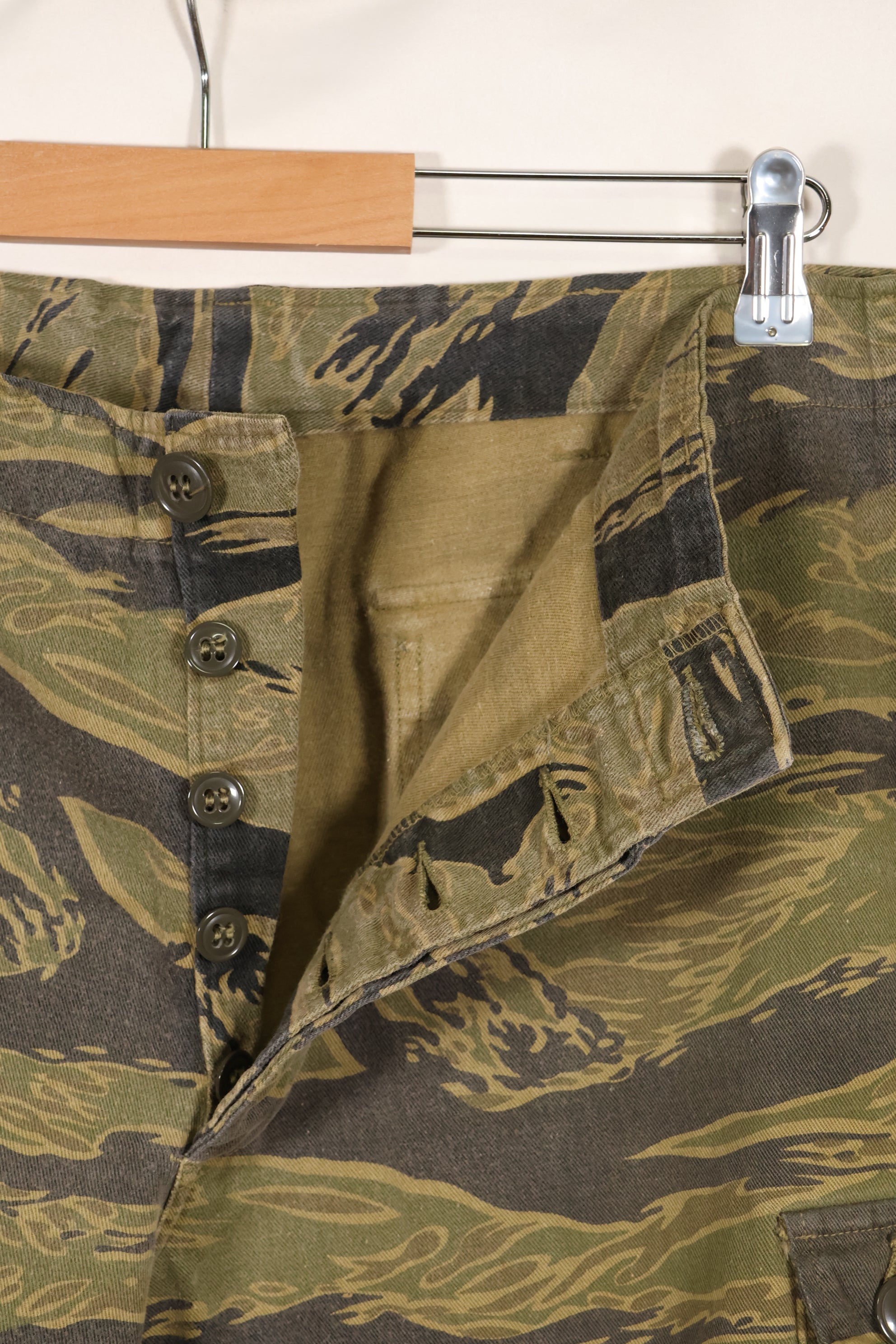 大阪 MASH製　A-M ゴールドタイガーストライプ　Asian カット　パンツ　中古品　退色あり