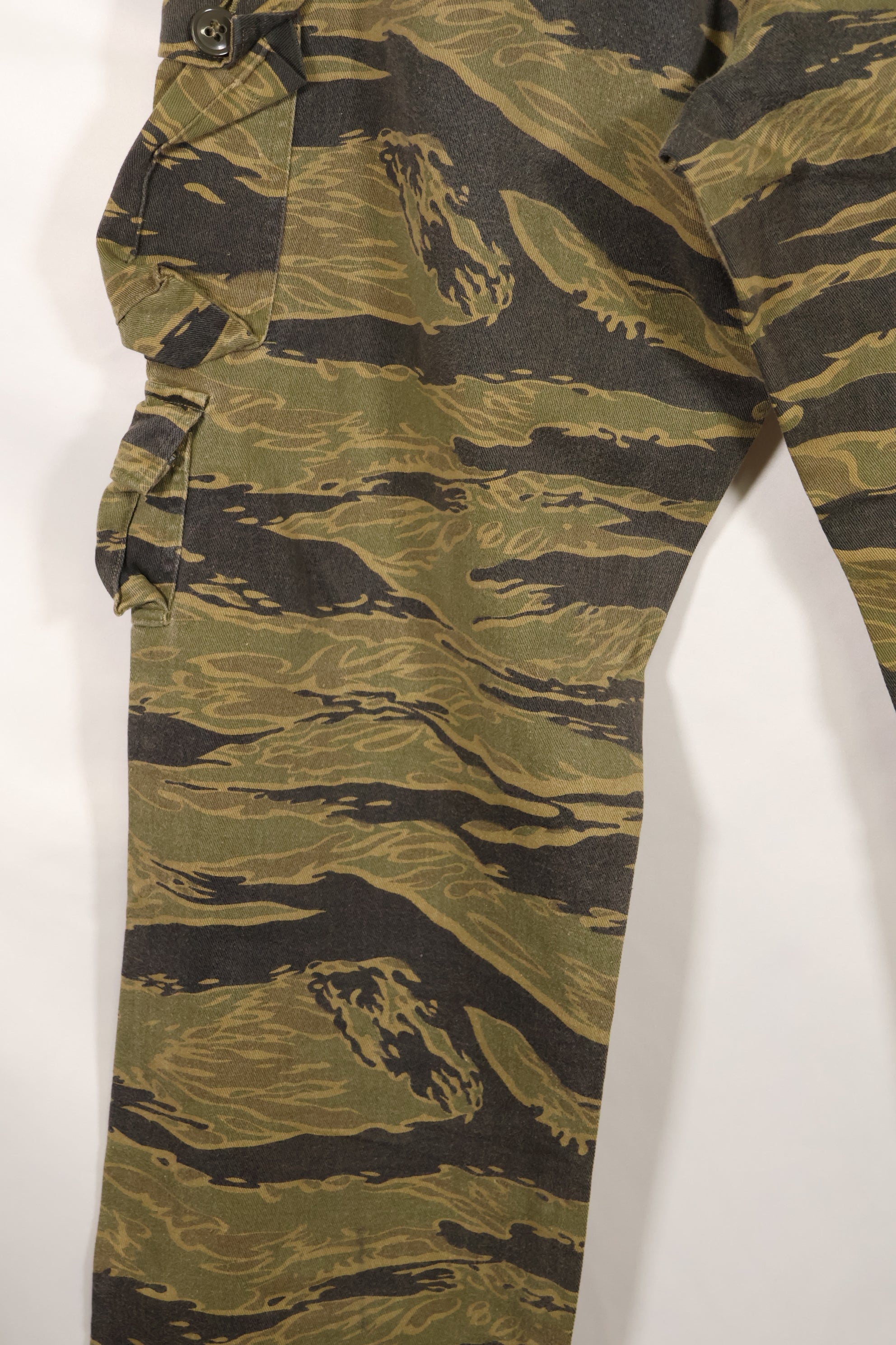 大阪 MASH製　A-M ゴールドタイガーストライプ　Asian カット　パンツ　中古品　退色あり