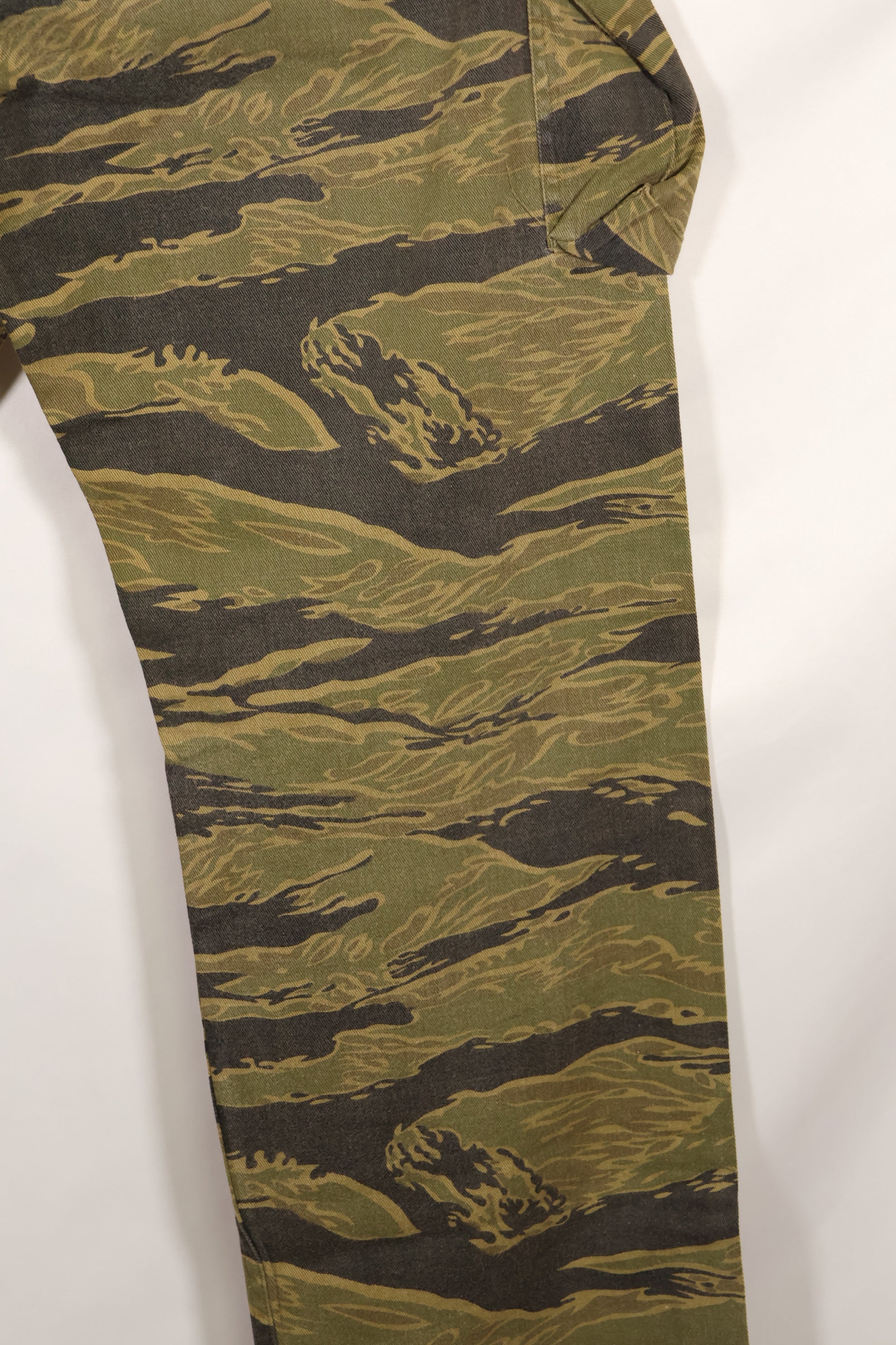 大阪 MASH製　A-M ゴールドタイガーストライプ　Asian カット　パンツ　中古品　退色あり