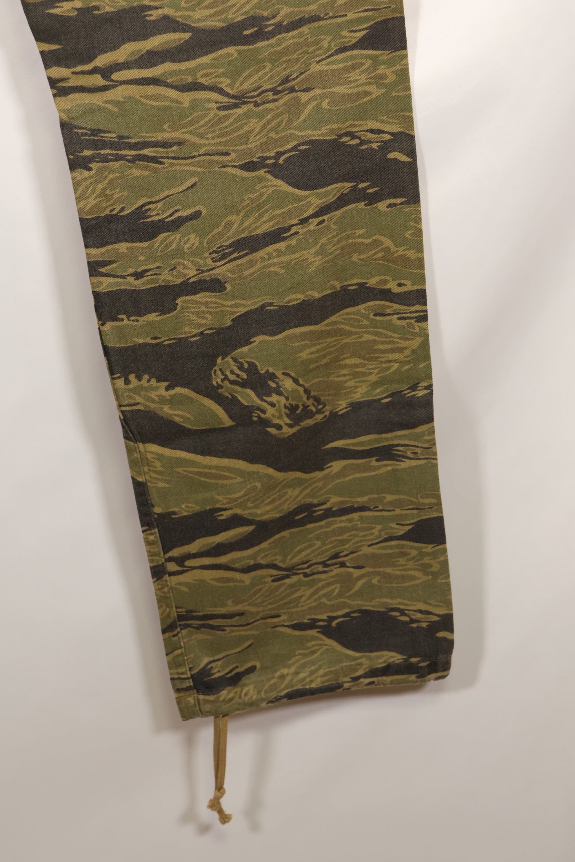 大阪 MASH製　A-M ゴールドタイガーストライプ　Asian カット　パンツ　中古品　退色あり