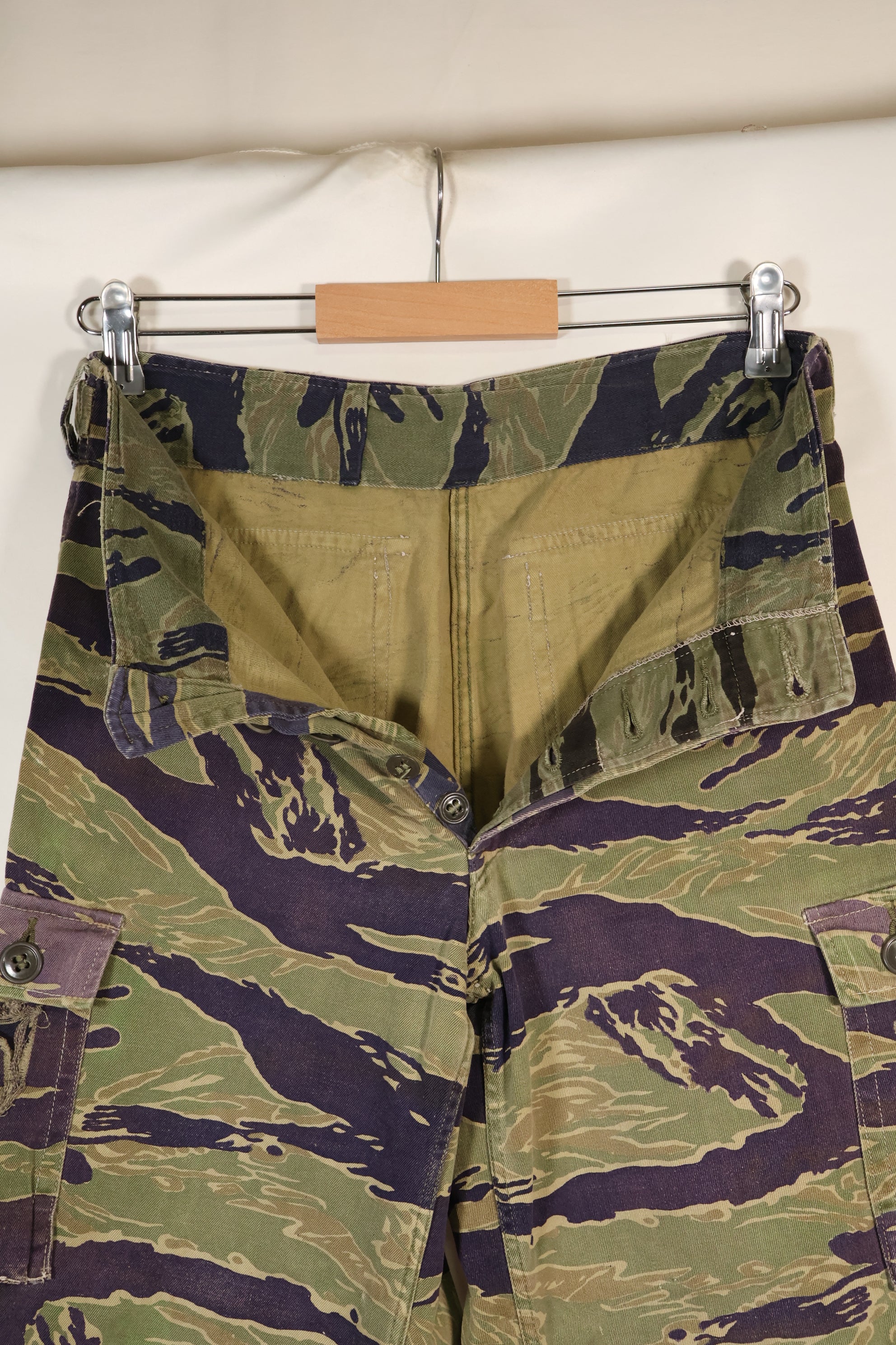 Late 1960s Gold Tiger Derivative Pattern Classic Pattern Tiger Stripe Pants Used