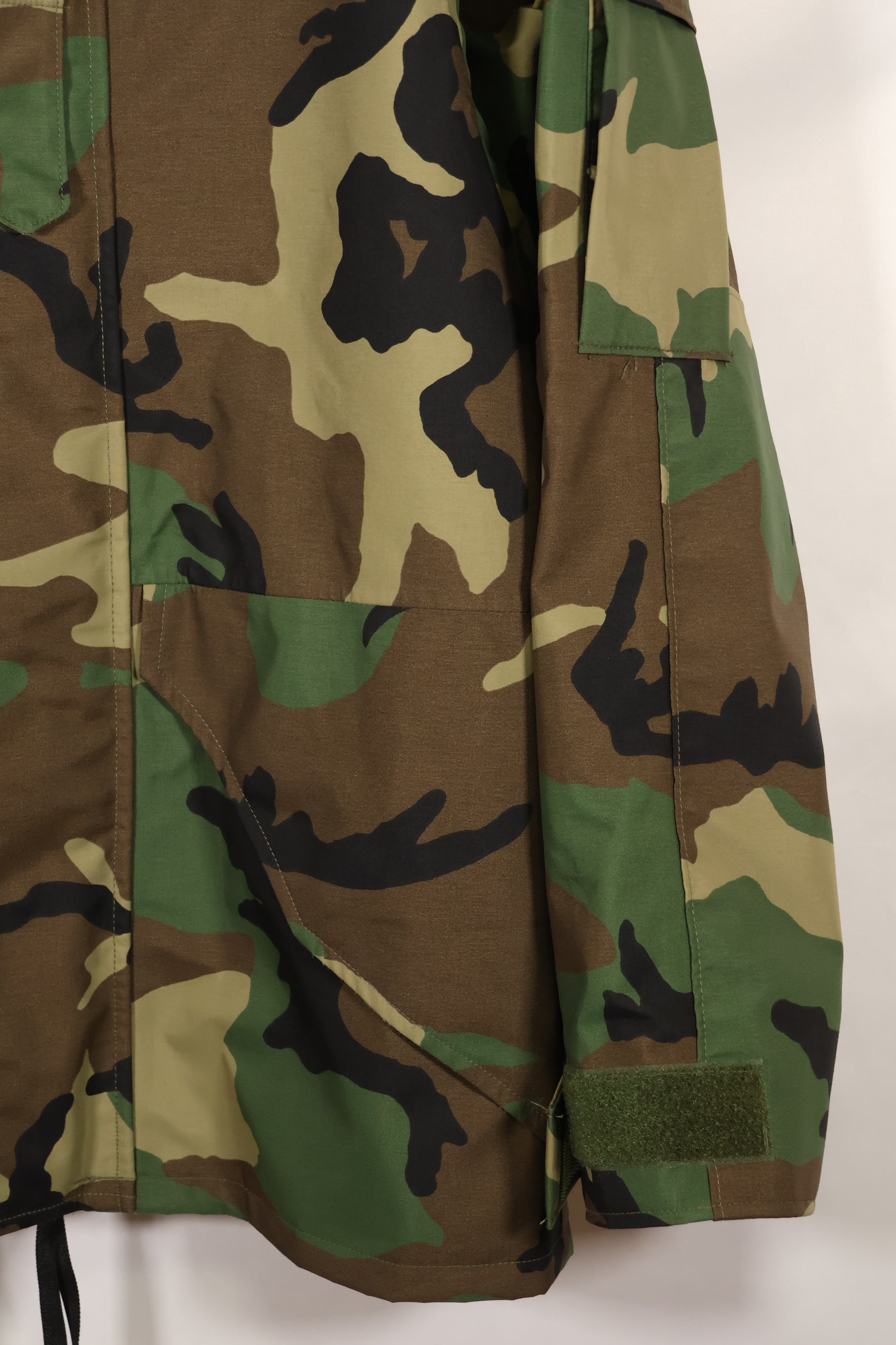 2004年会計　X-S-S　アメリカ軍　ウッドランド迷彩　ECWCS　Gen1 ゴアテックス　後期型　中古品