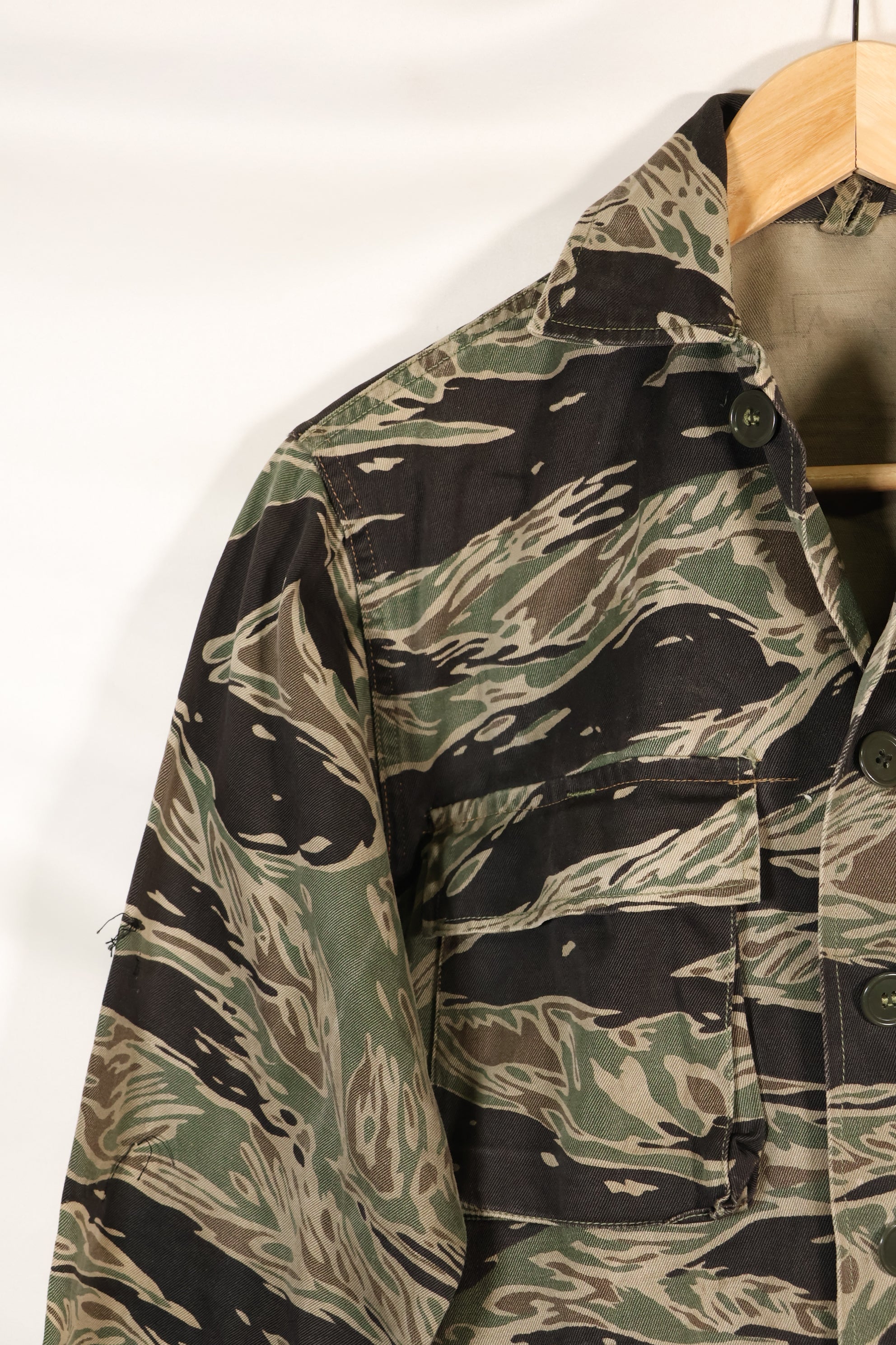 1960s½ A-S 日本银虎衬衫，虎纹，局部有改动，使用过。