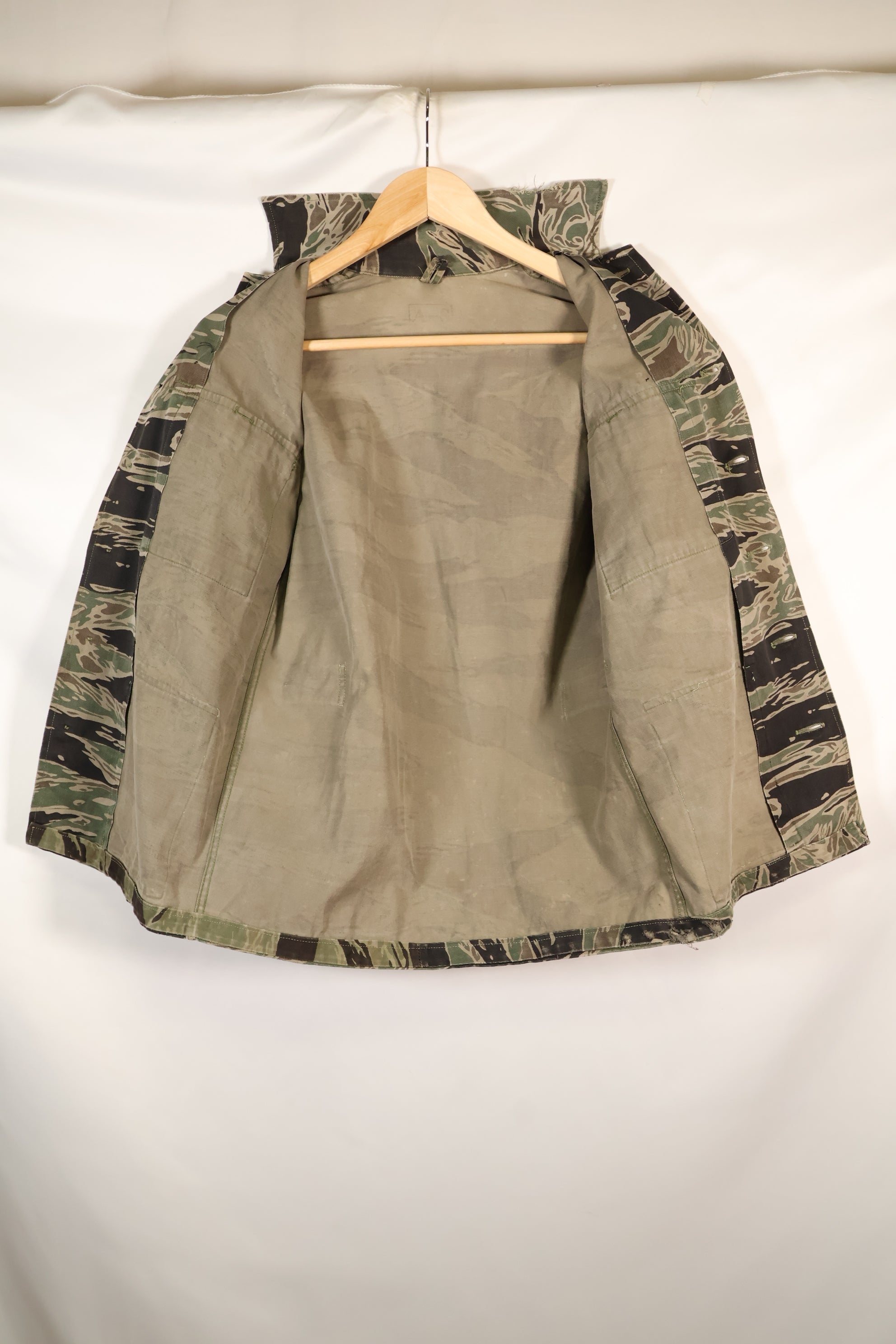 1960s½ A-S 日本银虎衬衫，虎纹，局部有改动，使用过。