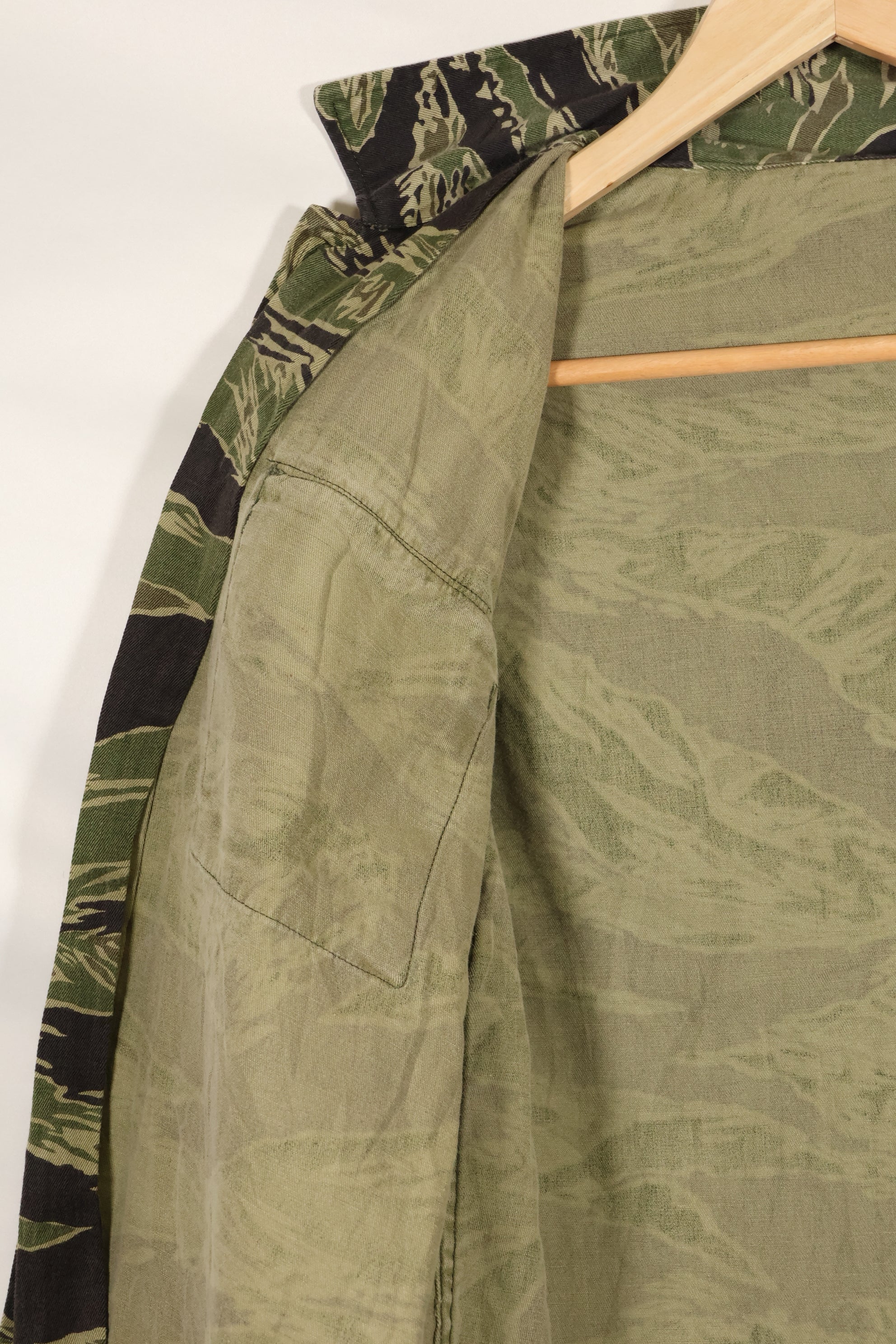 1960年代中頃　USカット　沖縄タイガー　ライムグリーンカラー　タイガーストライプ　シャツ　中古品