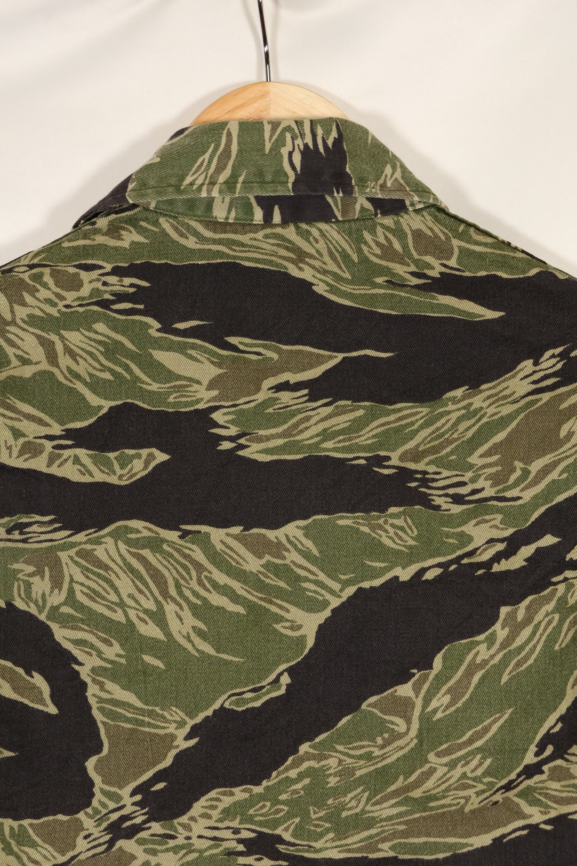 1960年代中頃　USカット　沖縄タイガー　ライムグリーンカラー　タイガーストライプ　シャツ　中古品