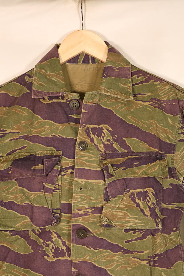 1960年代後半　A-M　ゴールドタイガー派生系　タイガーストライプ　Asian カット　シャツ　中古品