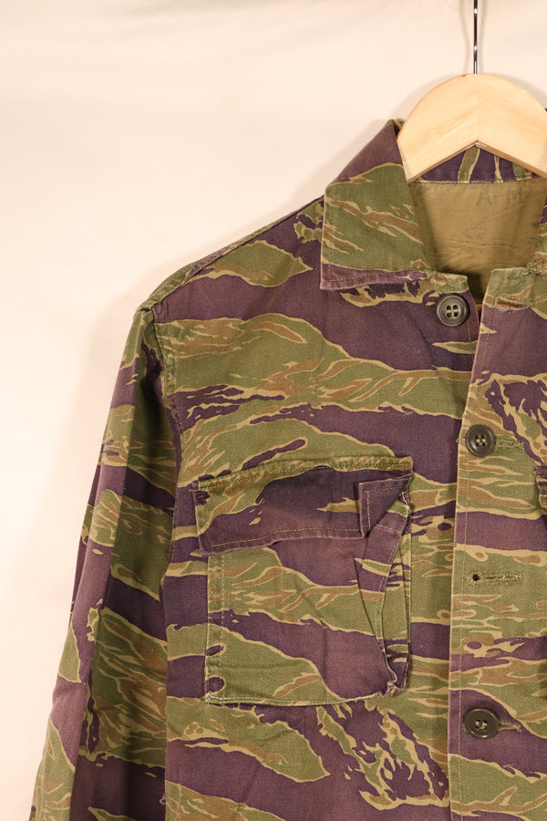 1960年代後半　A-M　ゴールドタイガー派生系　タイガーストライプ　Asian カット　シャツ　中古品