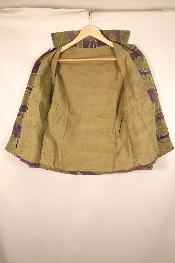 1960年代後半　A-M　ゴールドタイガー派生系　タイガーストライプ　Asian カット　シャツ　中古品