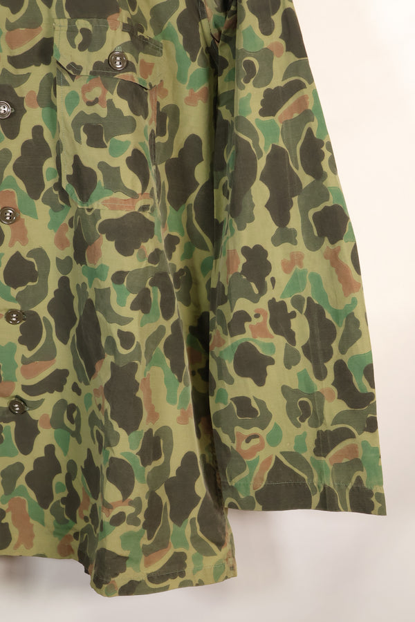 约 20 世纪 70 年代韩国军队，蛙皮迷彩，尼龙织物，当地制造的衬衫，使用过。