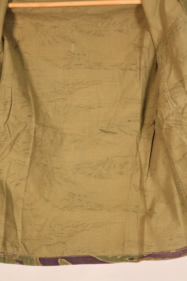 1960年代後半　A-M　ゴールドタイガー派生系　タイガーストライプ　Asian カット　シャツ　中古品